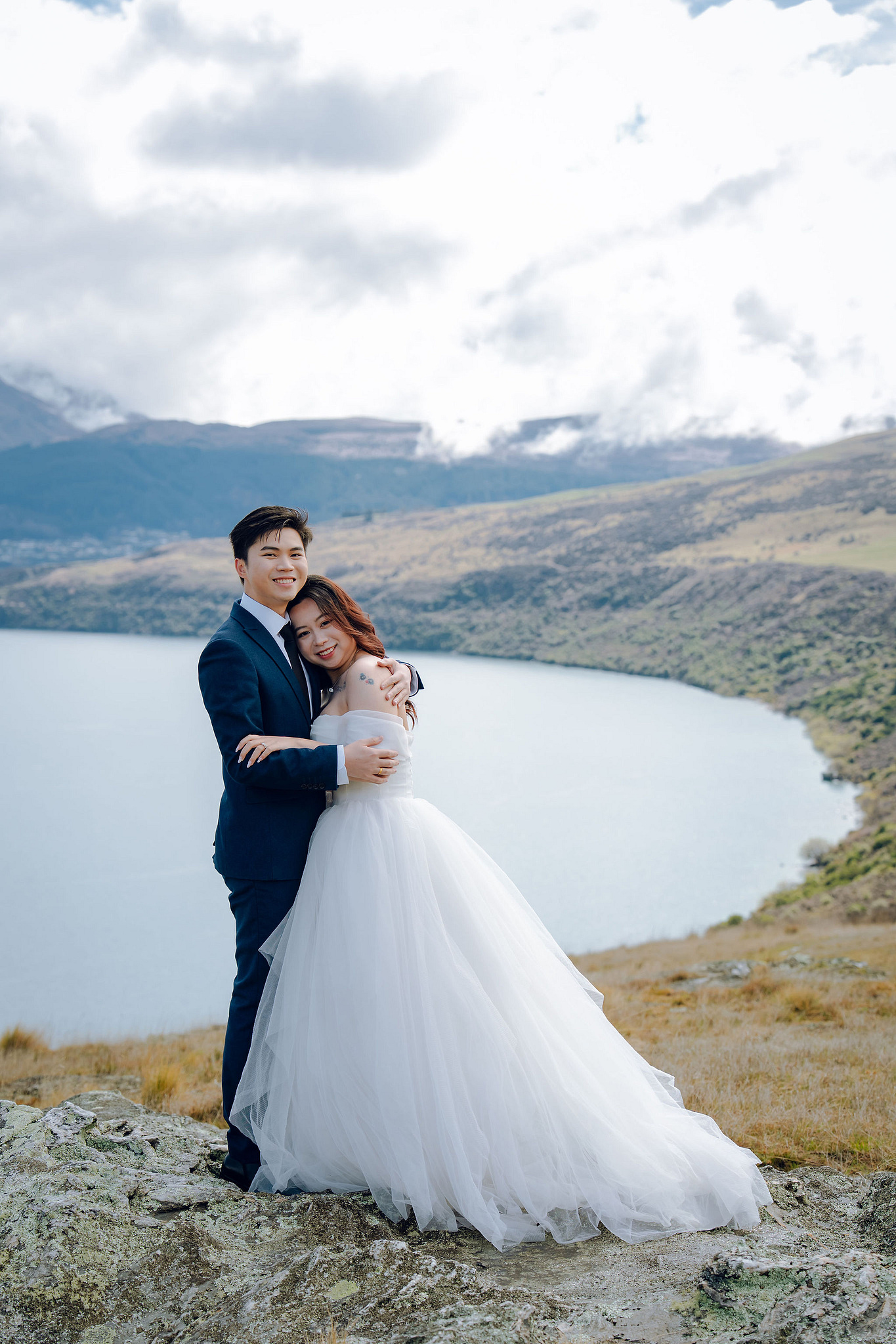 New Zealand Pre-Wedding Photoshoot | Lake Wakatipu, Alta Tarns, Coromandel Peak to Mount Cook at Lake Wakatipu pre-wedding photo