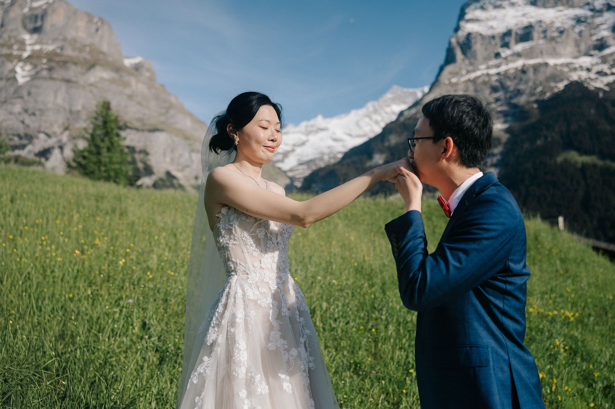 Switzerland Pre-Wedding Photoshoot | Grindelwald First & Grindelwald Village & Lake Brienz at Grindelwald Village pre-wedding photo
