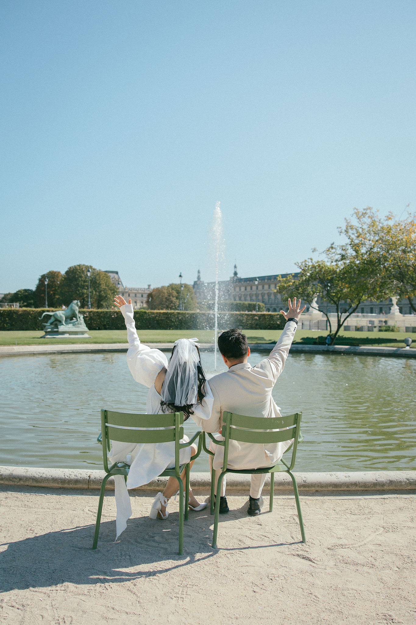 Paris Autumn Pre-Wedding Photoshoot | Avenue de Camoëns, Tuileries Garden, Louvre, Pont Alexandre III & Bir-Hakeim Bridge at Tuileries Garden pre-wedding photo