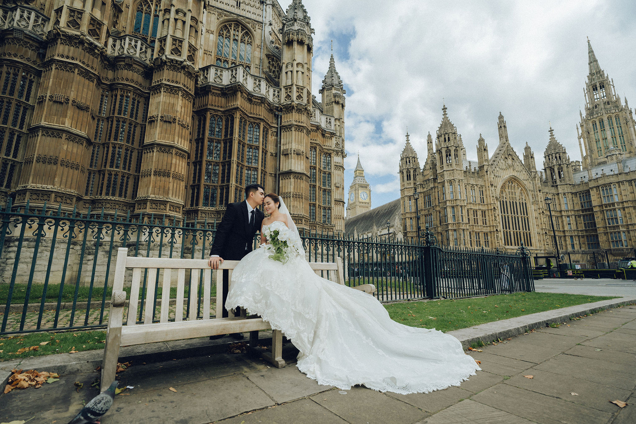 London Pre-Wedding Photoshoot | Westminster, St. Paul’s Cathedral & London Streets at Westminster pre-wedding photo