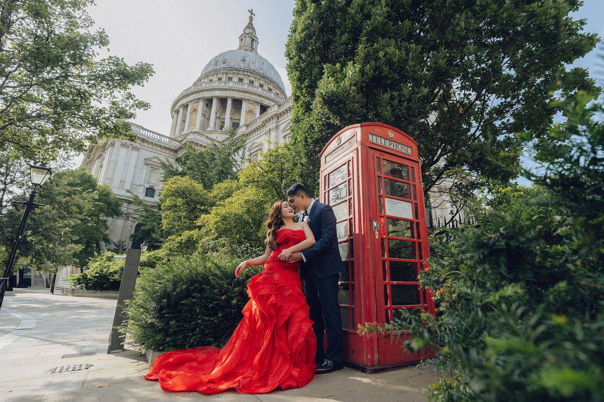 London Pre-Wedding Photoshoot | Westminster, St. Paul’s Cathedral & London Streets at St. Paul’s Cathedral pre-wedding photo