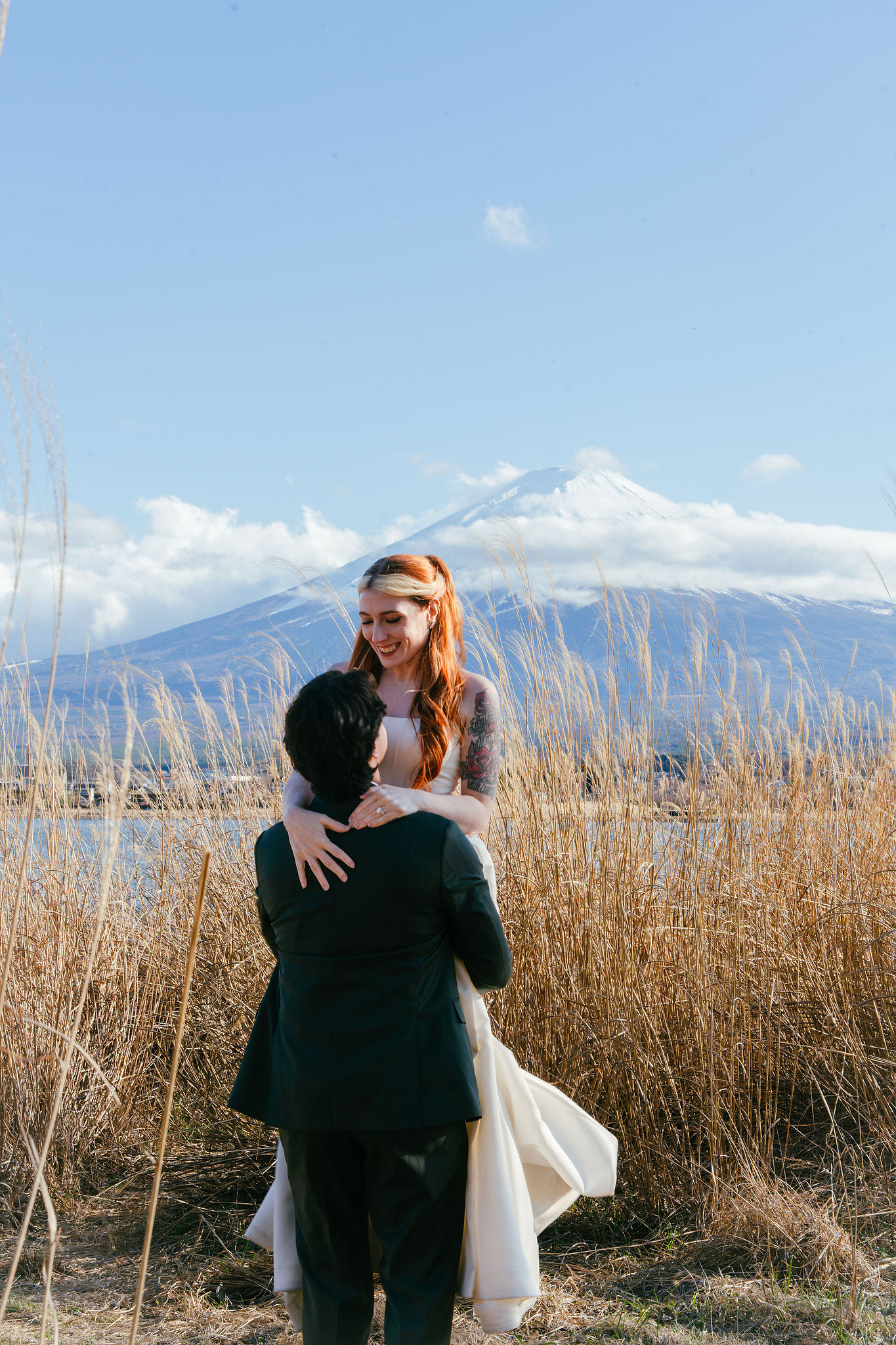 Tokyo & Mt. Fuji Pre-Wedding Photoshoot | Tokyo Garden Shrine, Lake Kawaguchiko & Shinjuku Street at Lake Kawaguchiko pre-wedding photo
