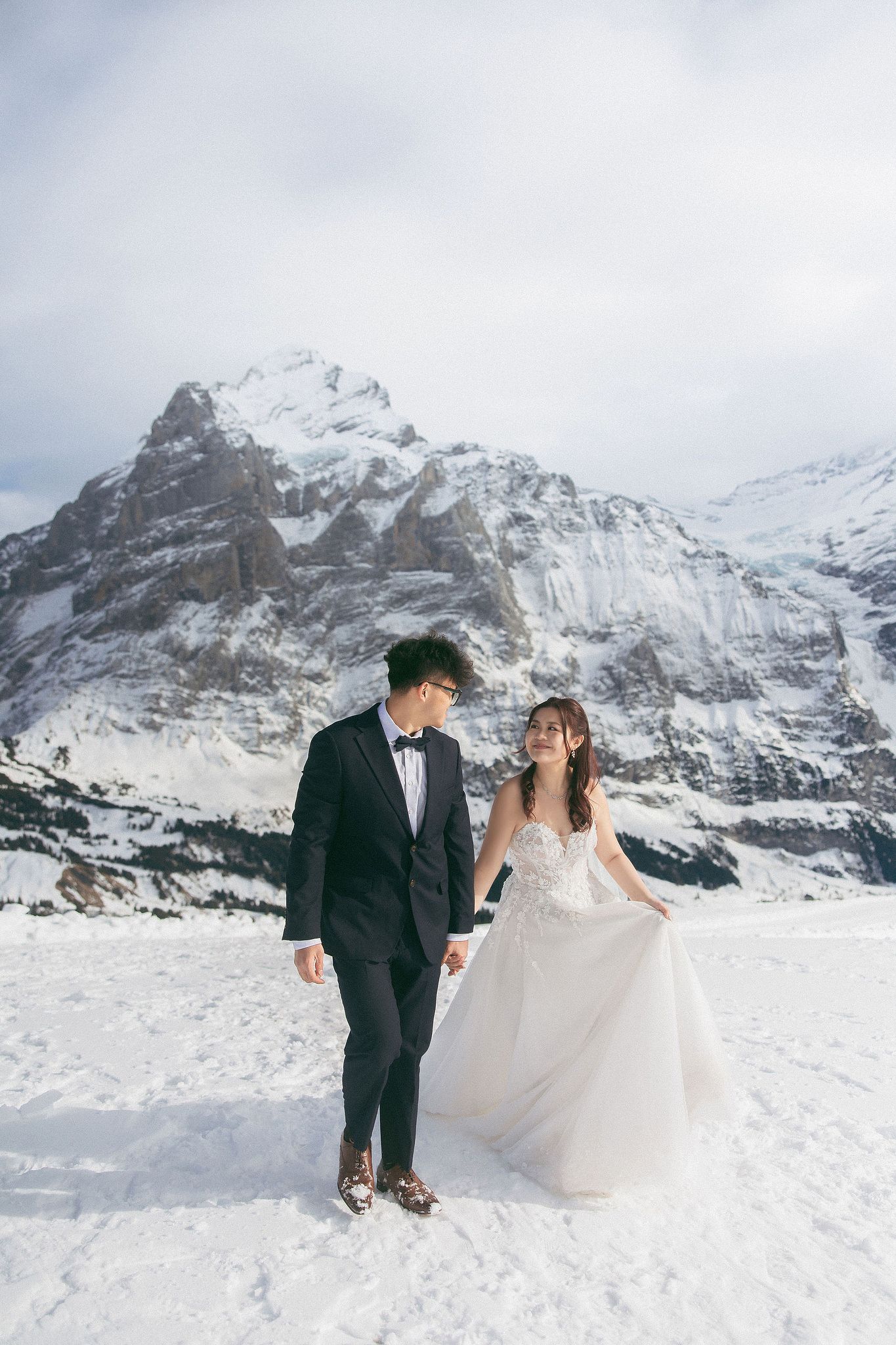 Switzerland Pre-Wedding Photoshoot | Lauterbrunnen, Grindelwald First & Lake Brienz at Grindelwald First pre-wedding photo