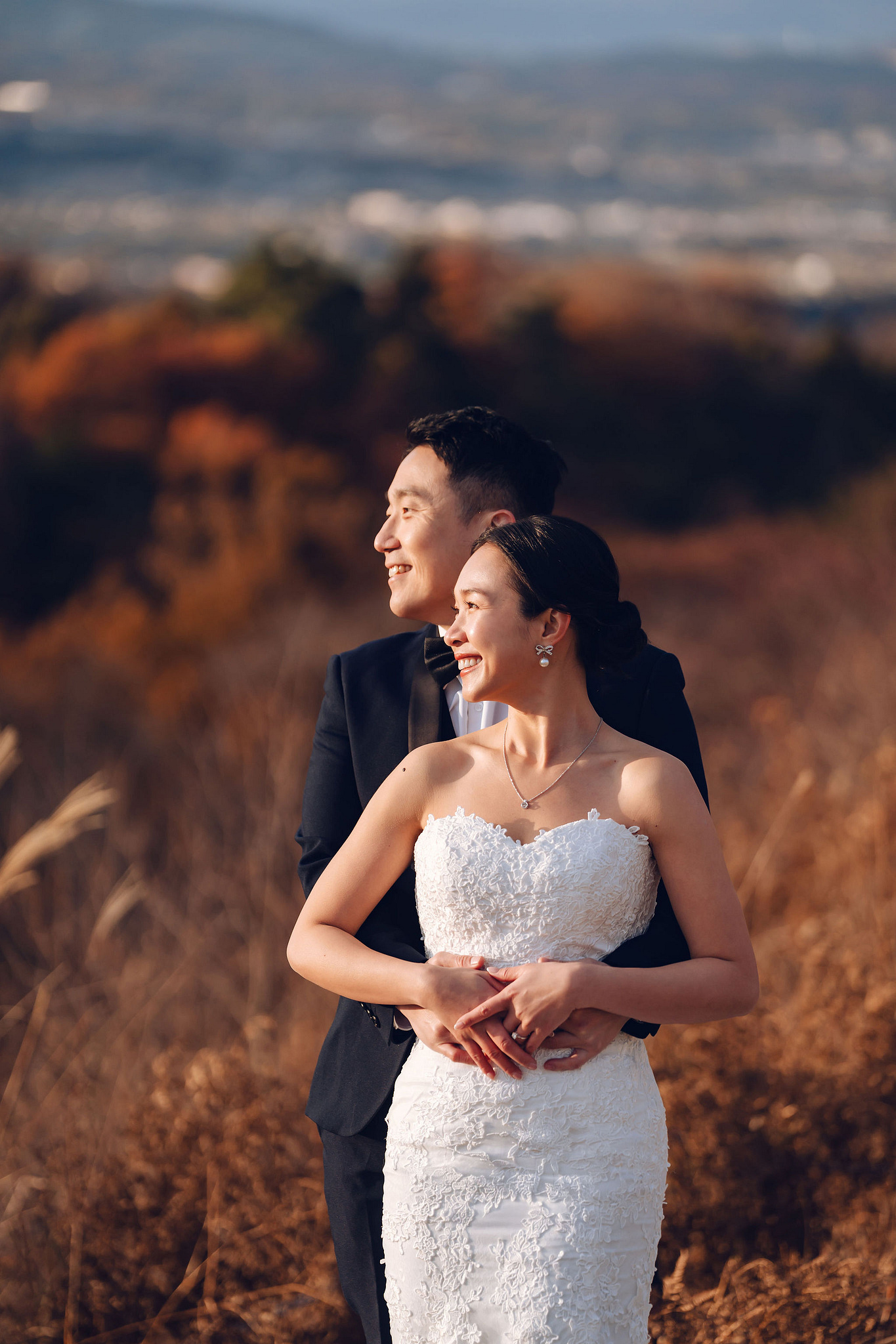 Kyoto Pre-Wedding Photoshoot | Historic Pagoda Streets & Nara Grasslands at Nara Grasslands & Rolling Hills pre-wedding photo