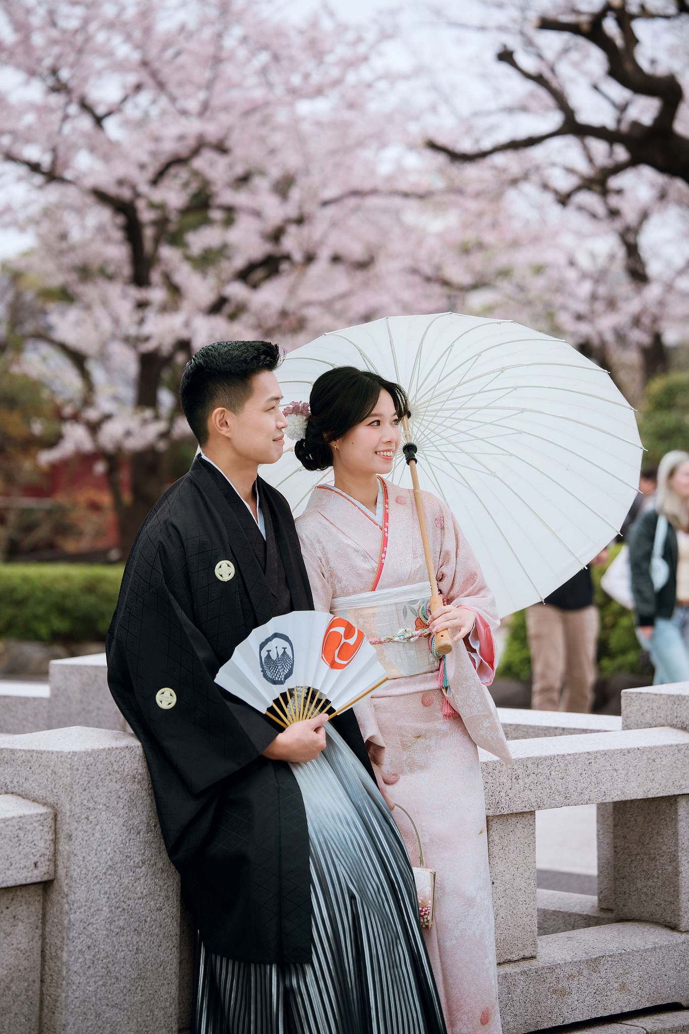Tokyo & Mt Fuji Pre-Wedding Photoshoot | Senso-Ji Temple, Tokyo Park & Lake Kawaguchiko at Senso-Ji Temple pre-wedding photo