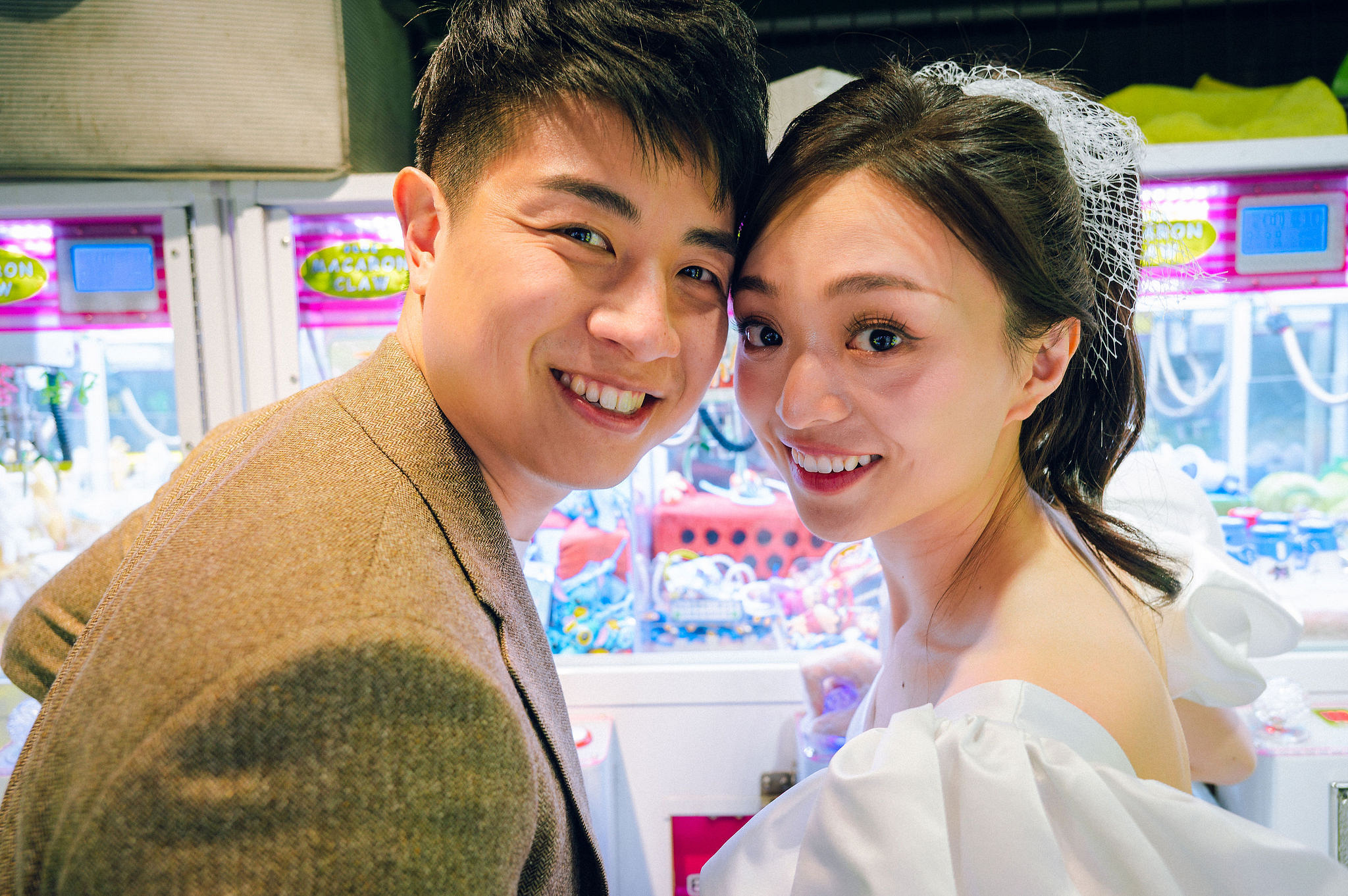 Taiwan Pre-Wedding Photoshoot | Dadaocheng, Nanjing Road & Huaxi Street at Huaxi Street pre-wedding photo