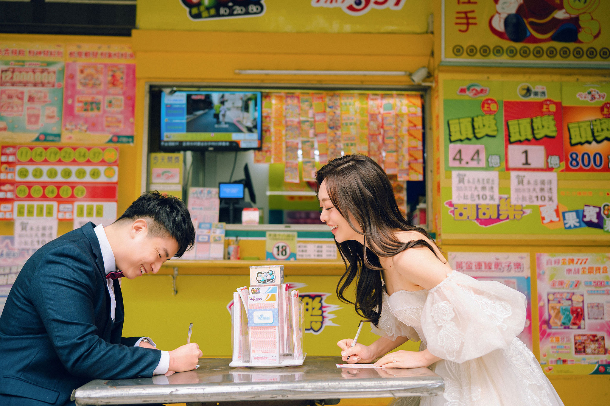 Taiwan Pre-Wedding Photoshoot | Dadaocheng, Nanjing Road & Huaxi Street at Dadaocheng pre-wedding photo