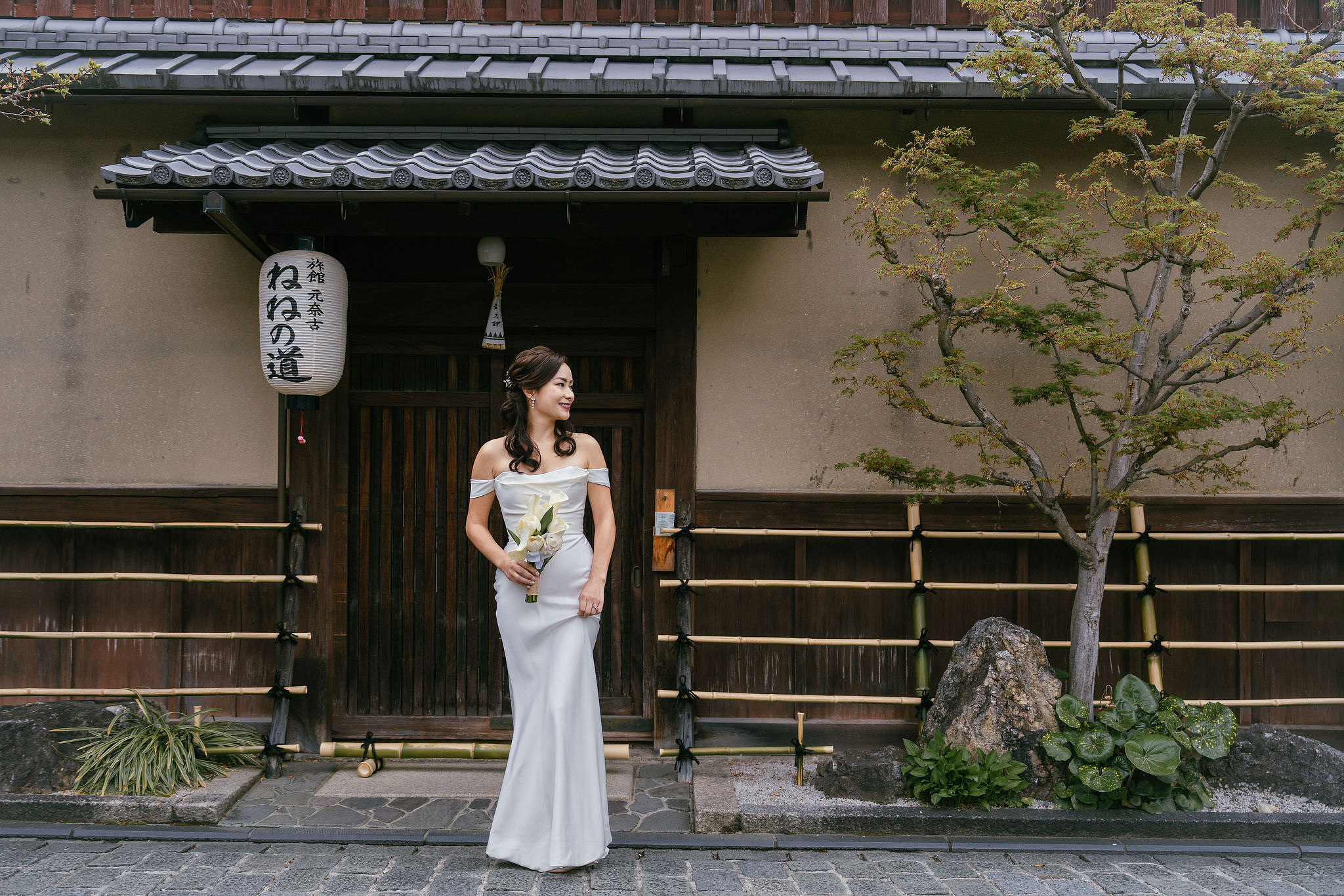 Kyoto Pre-Wedding Photoshoot | Gion Canal, Ninenzaka & Mount Wakakusa at Ninenzaka & Yasaka Pagoda pre-wedding photo