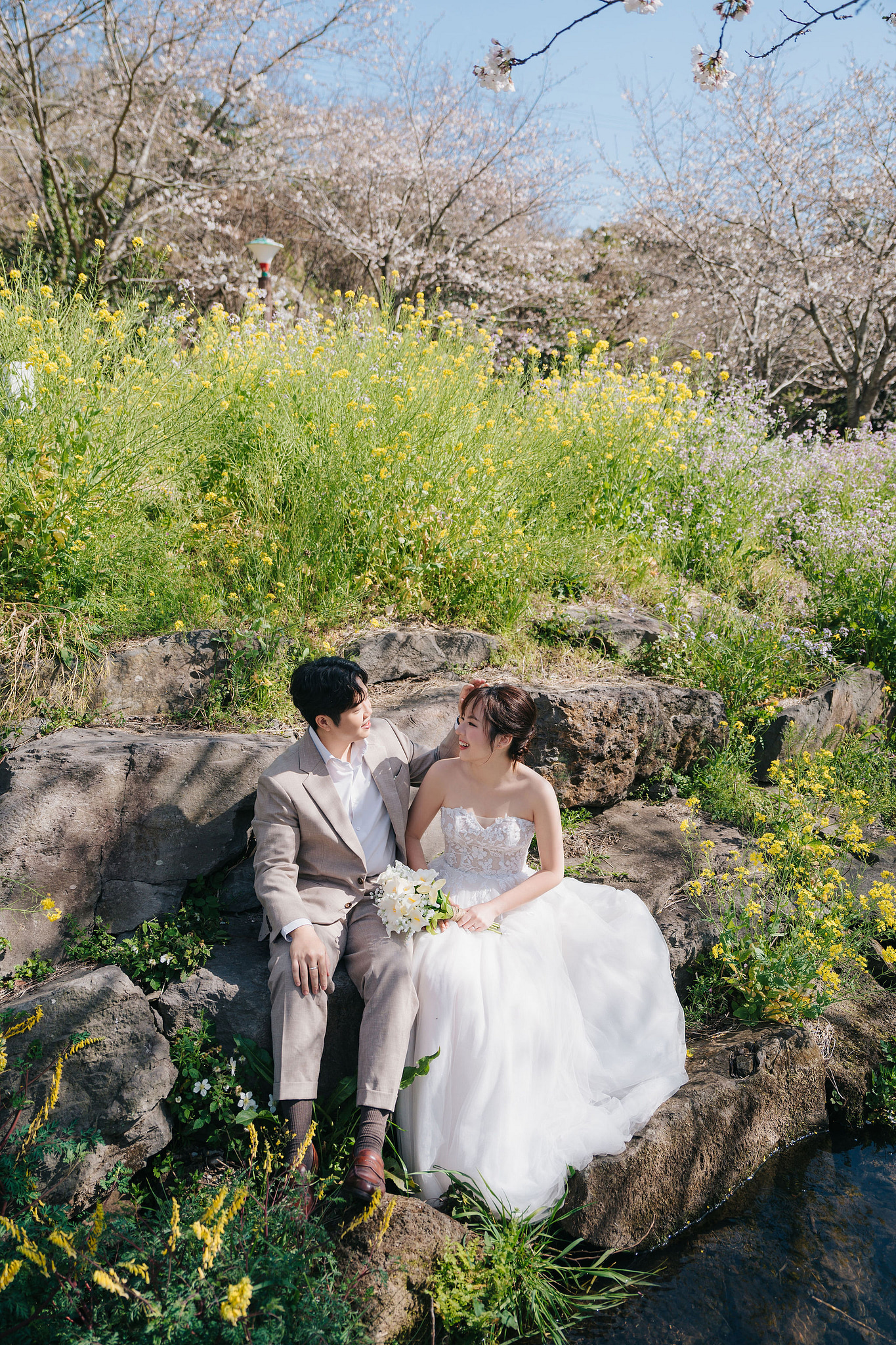 Jeju Pre-Wedding Photoshoot | Wangimae Forest, Yerae Ecological Park & Geumneung Beach at Yerae Ecological Park pre-wedding photo