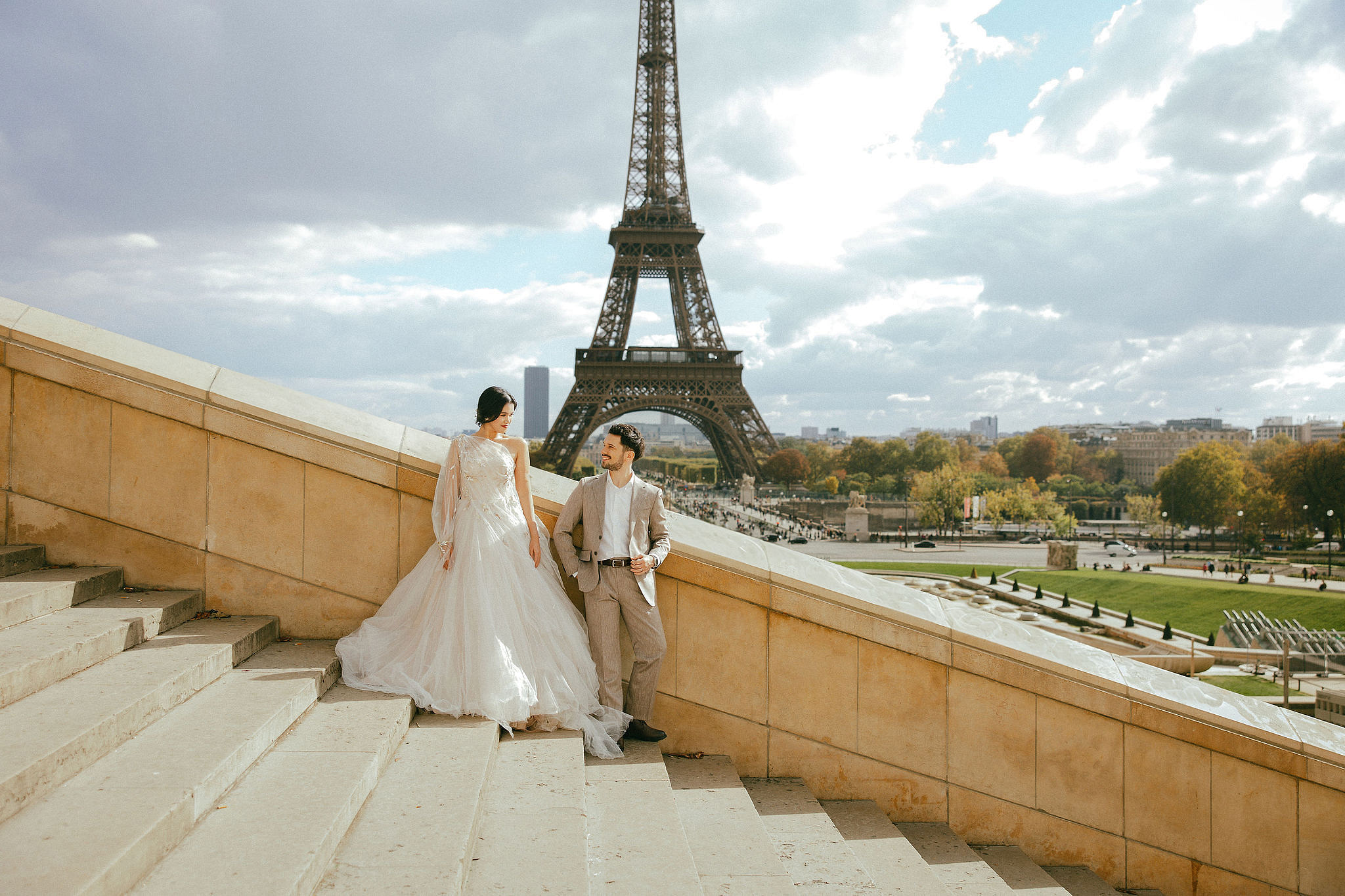 Paris Pre-Wedding Photoshoot | Place du Trocadéro, Avenue de Camoëns, Parisian Café, Tuileries Garden & Louvre at Place du Trocadéro pre-wedding photo