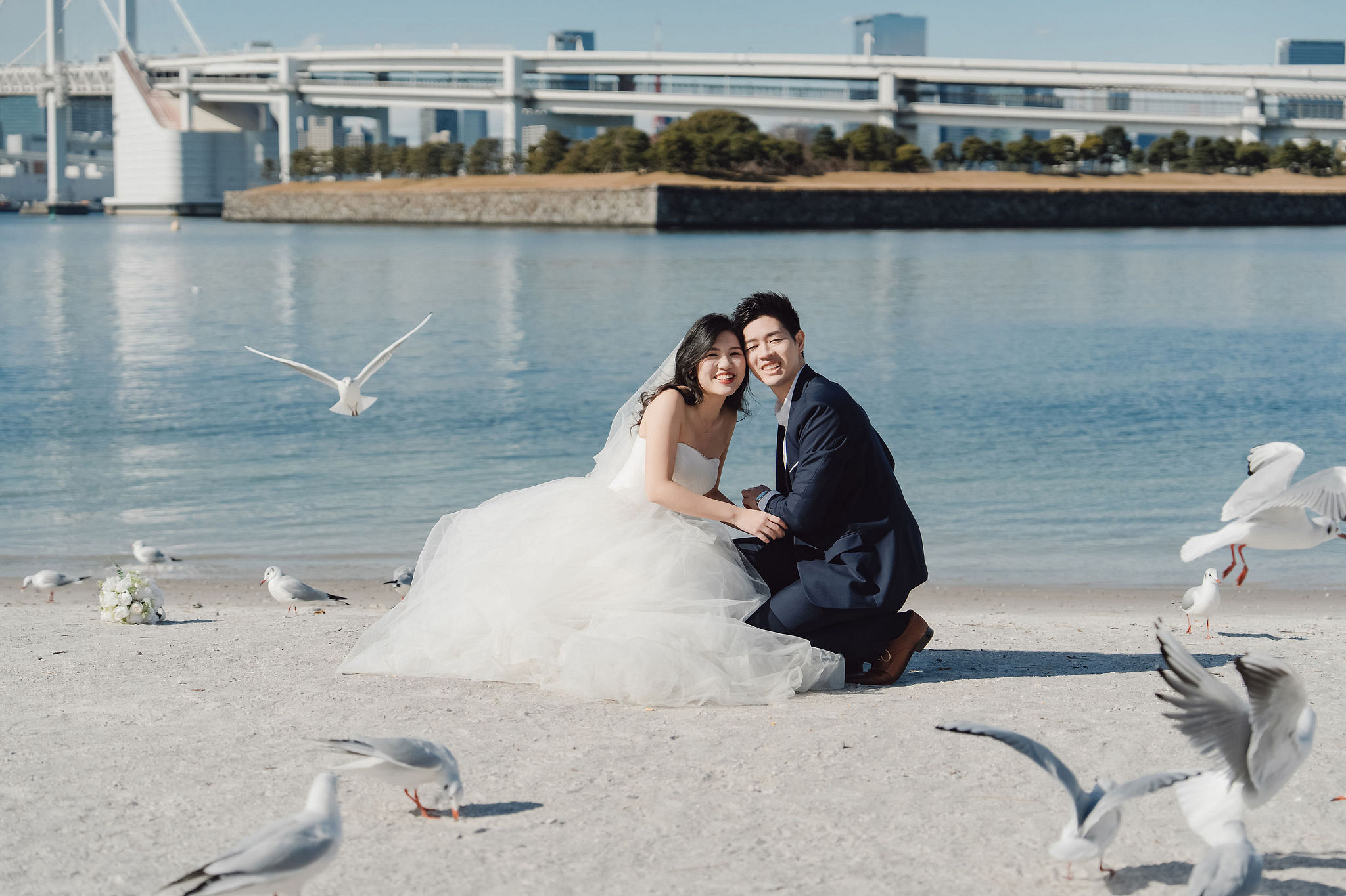 Tokyo Pre-Wedding Photoshoot | Tokyo Shrine, Tokyo Beach & Shibuya at Tokyo Beach pre-wedding photo