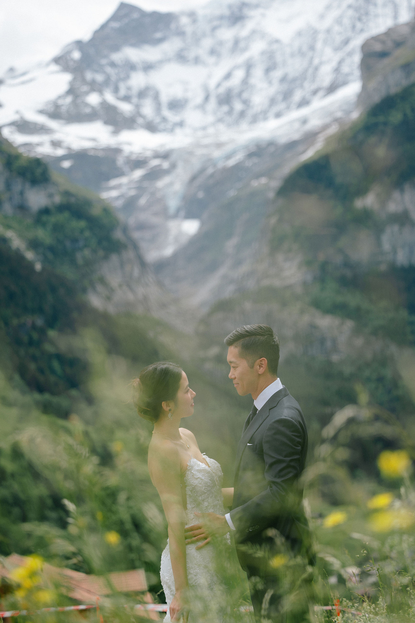 Switzerland Pre-Wedding Photoshoot | Grindelwald Village & Lauterbrunnen & Lake Lungern at Grindelwald Village pre-wedding photo