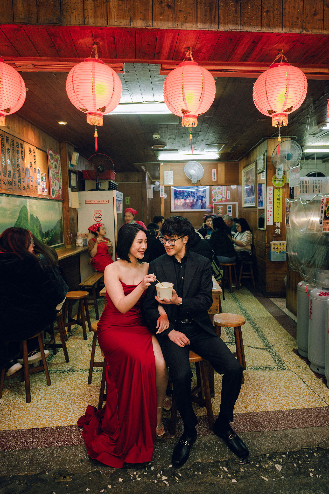 Taiwan Pre-Wedding Photoshoot | Ximending, Lengshuikeng & Jiufen at Jiufen pre-wedding photo