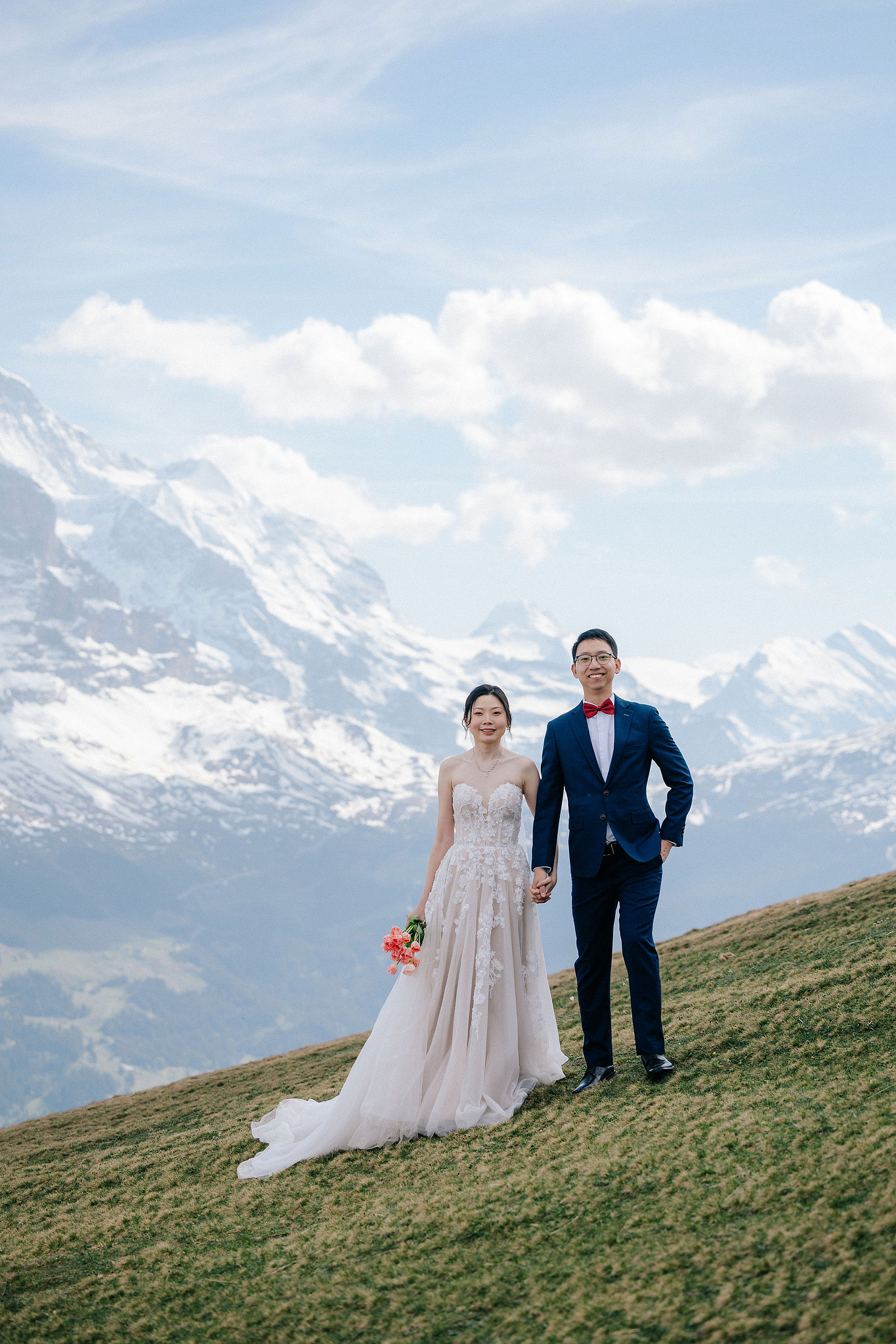 Switzerland Pre-Wedding Photoshoot | Grindelwald First & Grindelwald Village & Lake Brienz at Grindelwald First pre-wedding photo
