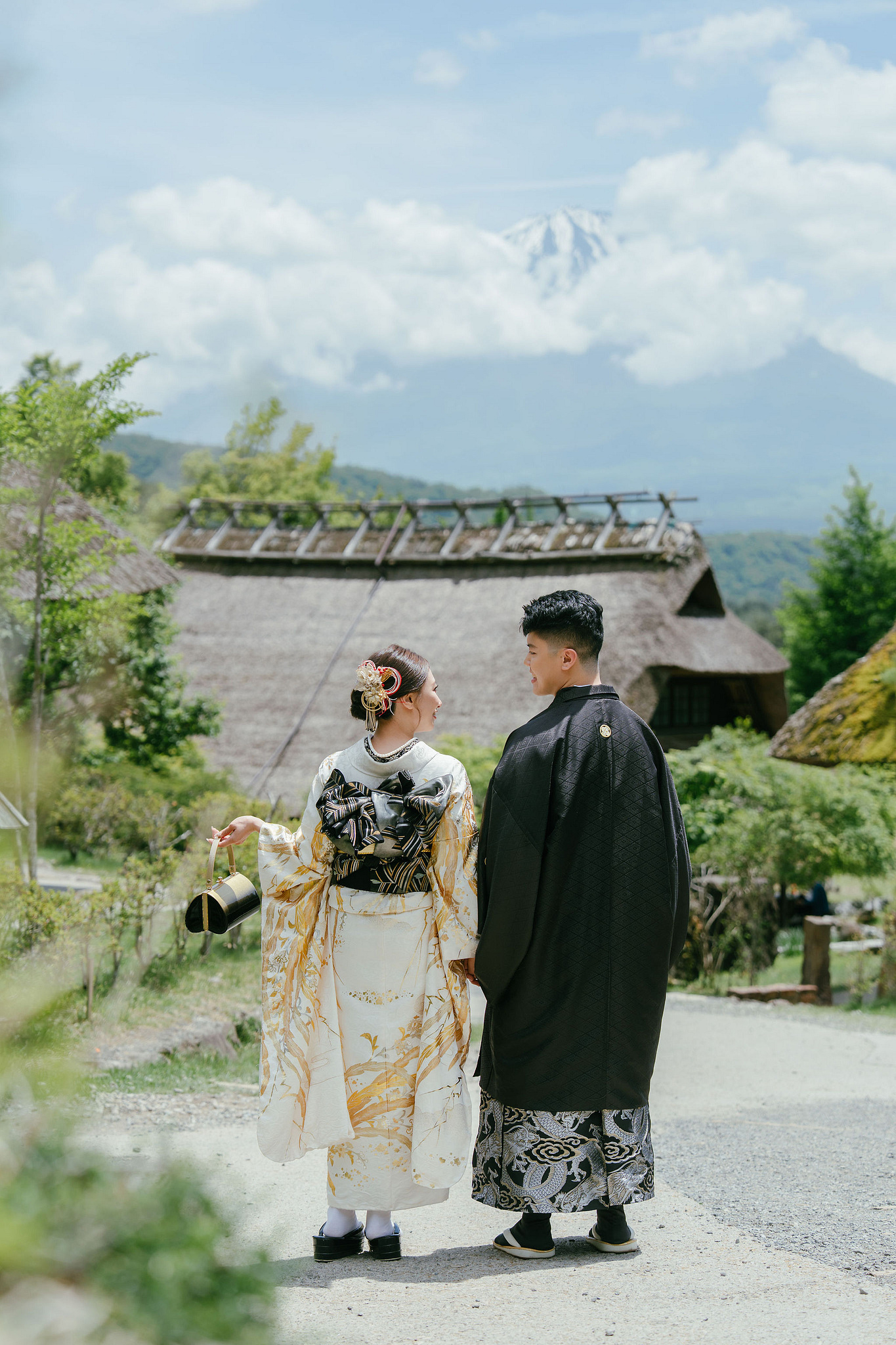 Mt. Fuji Pre-Wedding Photoshoot | Mt. Fuji Village, Oishi Park & Mt. Fuji Park at Mt. Fuji Village pre-wedding photo