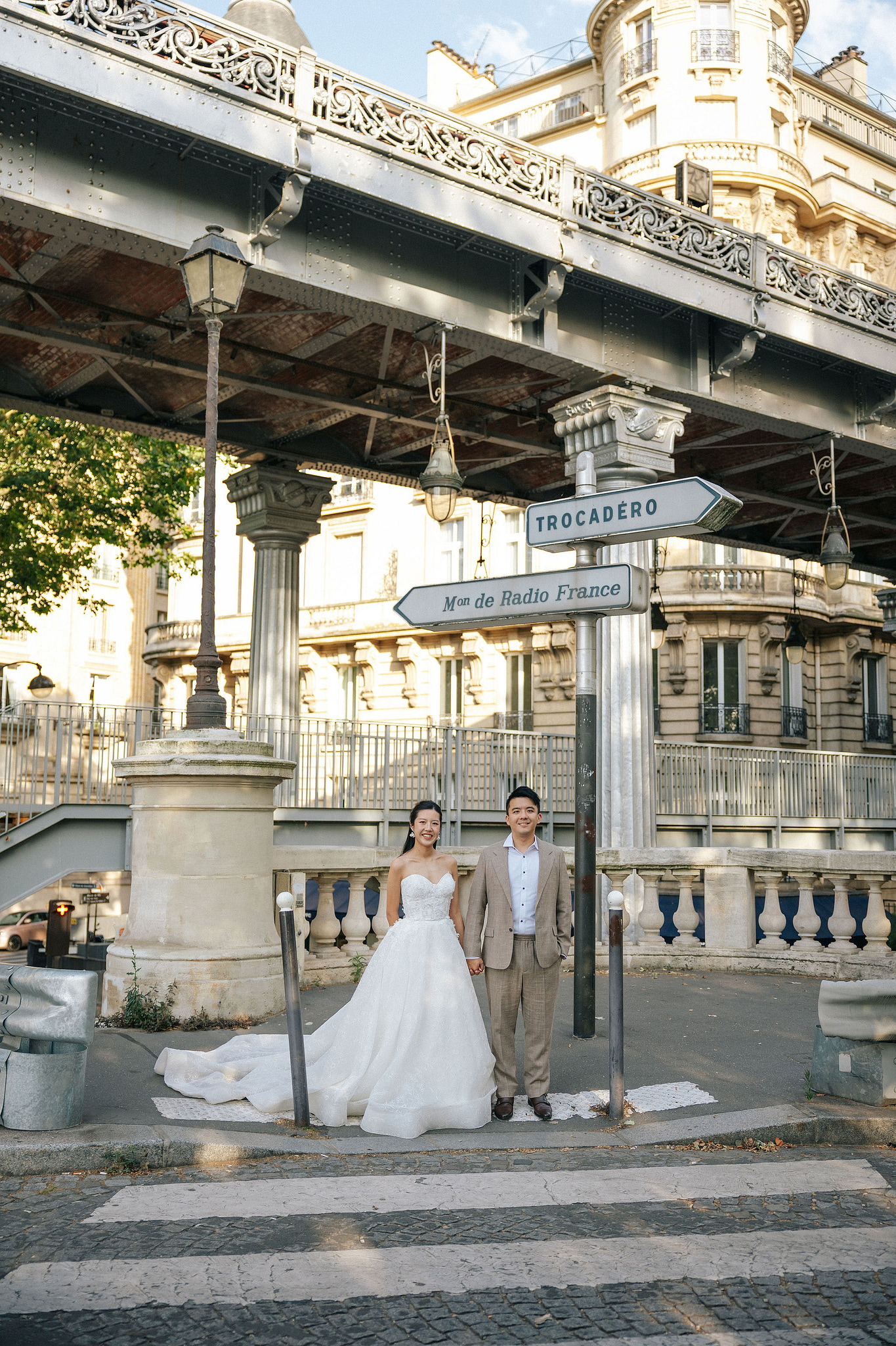 Paris Pre-Wedding Photoshoot | Place du Trocadéro, Bir-Hakeim Bridge & Parisian Streets at Bir-Hakeim Bridge pre-wedding photo