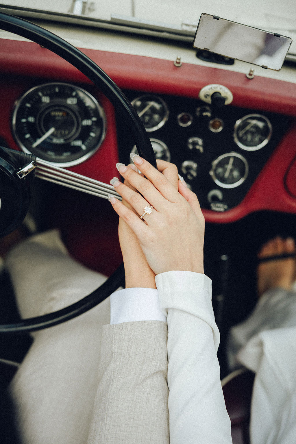 Paris Pre-Wedding Photoshoot with Eiﬀel Tower Louvre Museum Parisian Cafe Vintage Car Rooftop Night at Parisian Streets pre-wedding photo