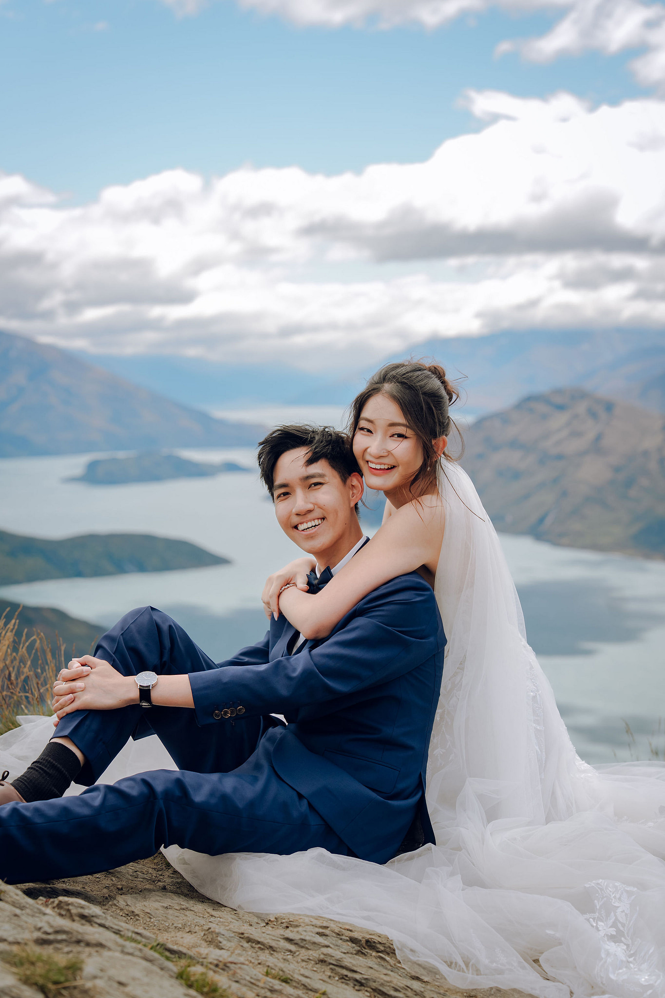 New Zealand Pre-Wedding Photoshoot | Coromandel Peak, Queenstown Highway & Alpaca Farm at Coromandel Peak pre-wedding photo