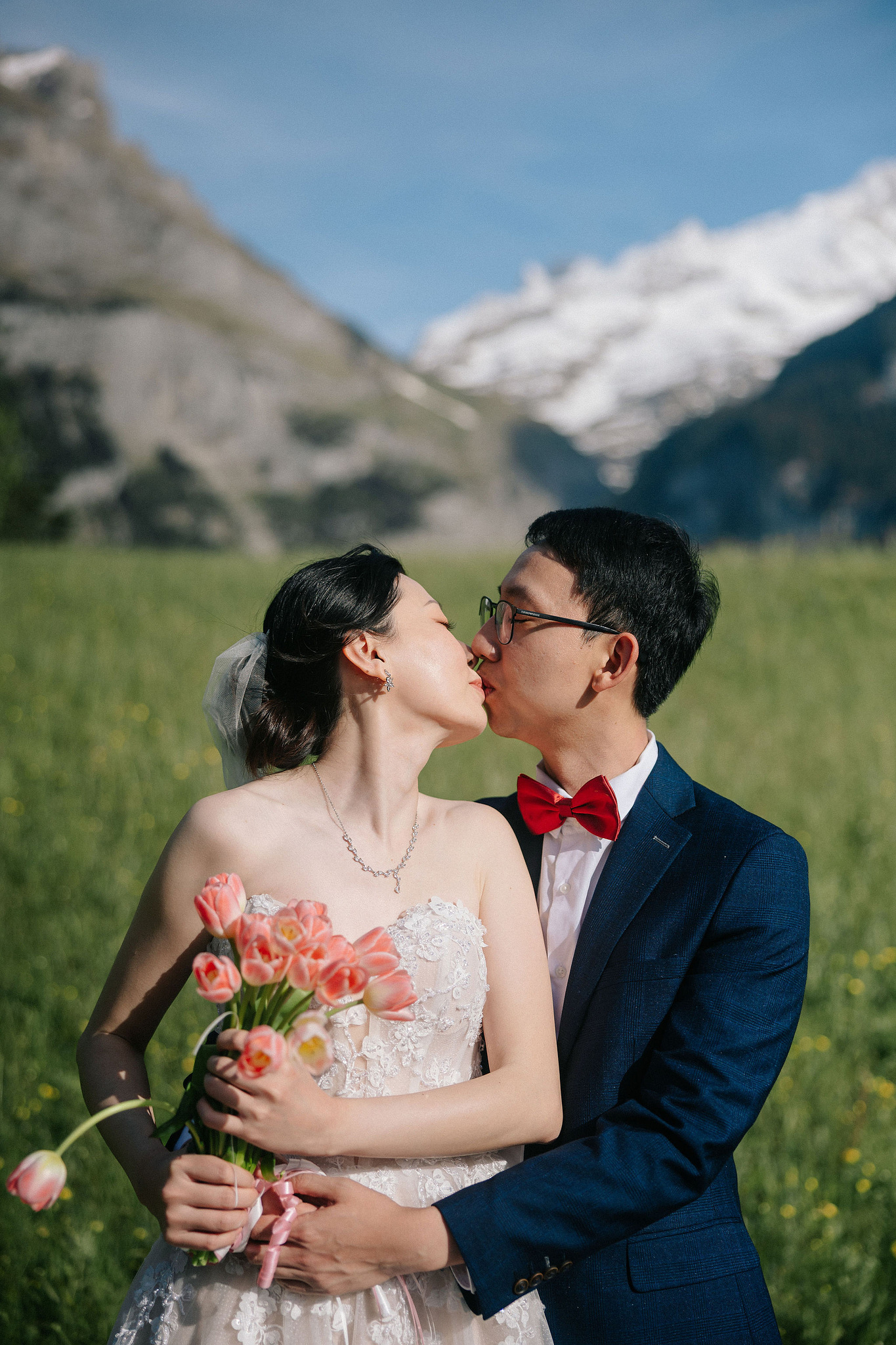 Switzerland Pre-Wedding Photoshoot | Grindelwald First & Grindelwald Village & Lake Brienz at Grindelwald Village pre-wedding photo
