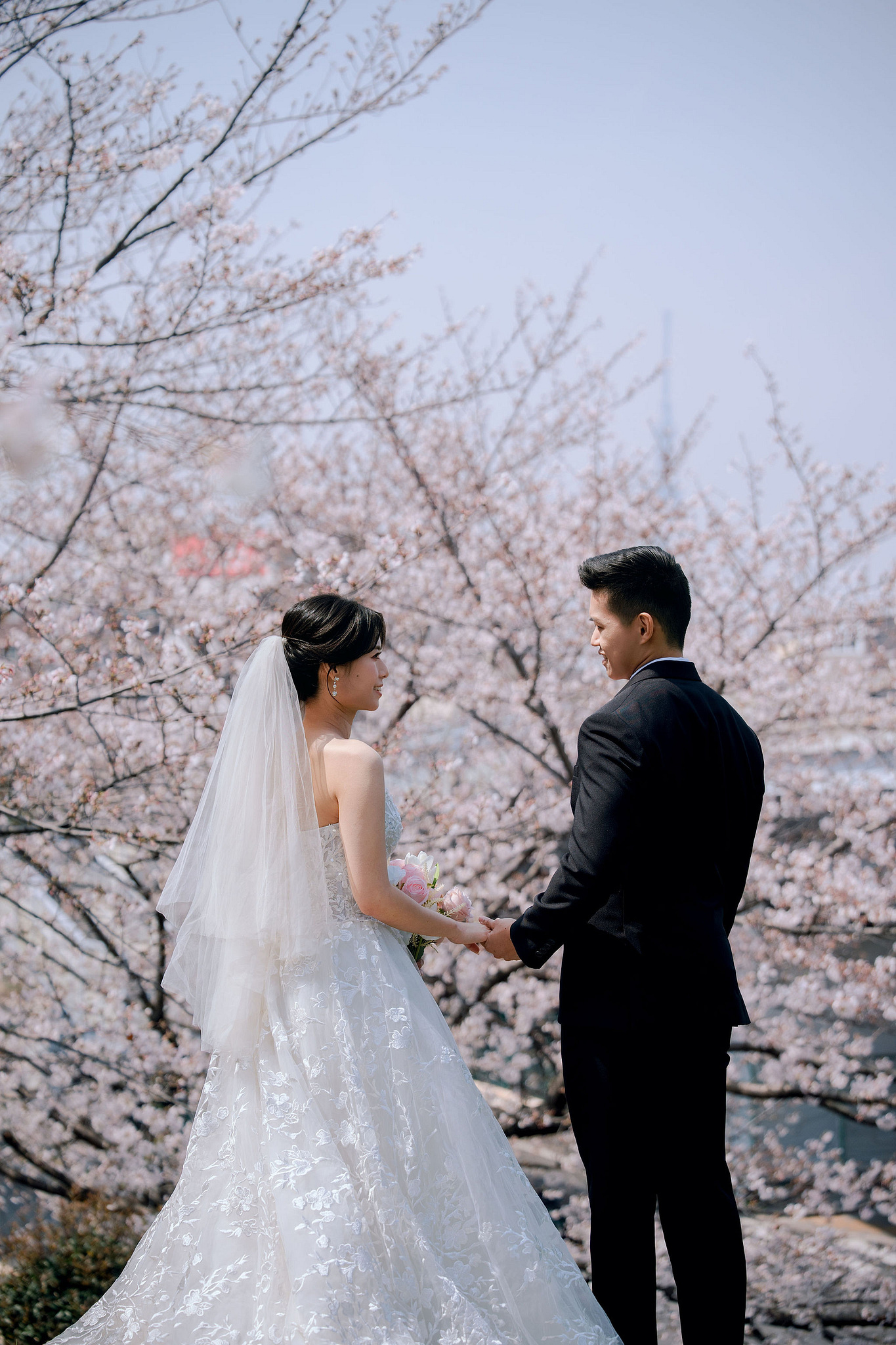 Tokyo & Mt Fuji Pre-Wedding Photoshoot | Senso-Ji Temple, Tokyo Park & Lake Kawaguchiko at Tokyo Park pre-wedding photo