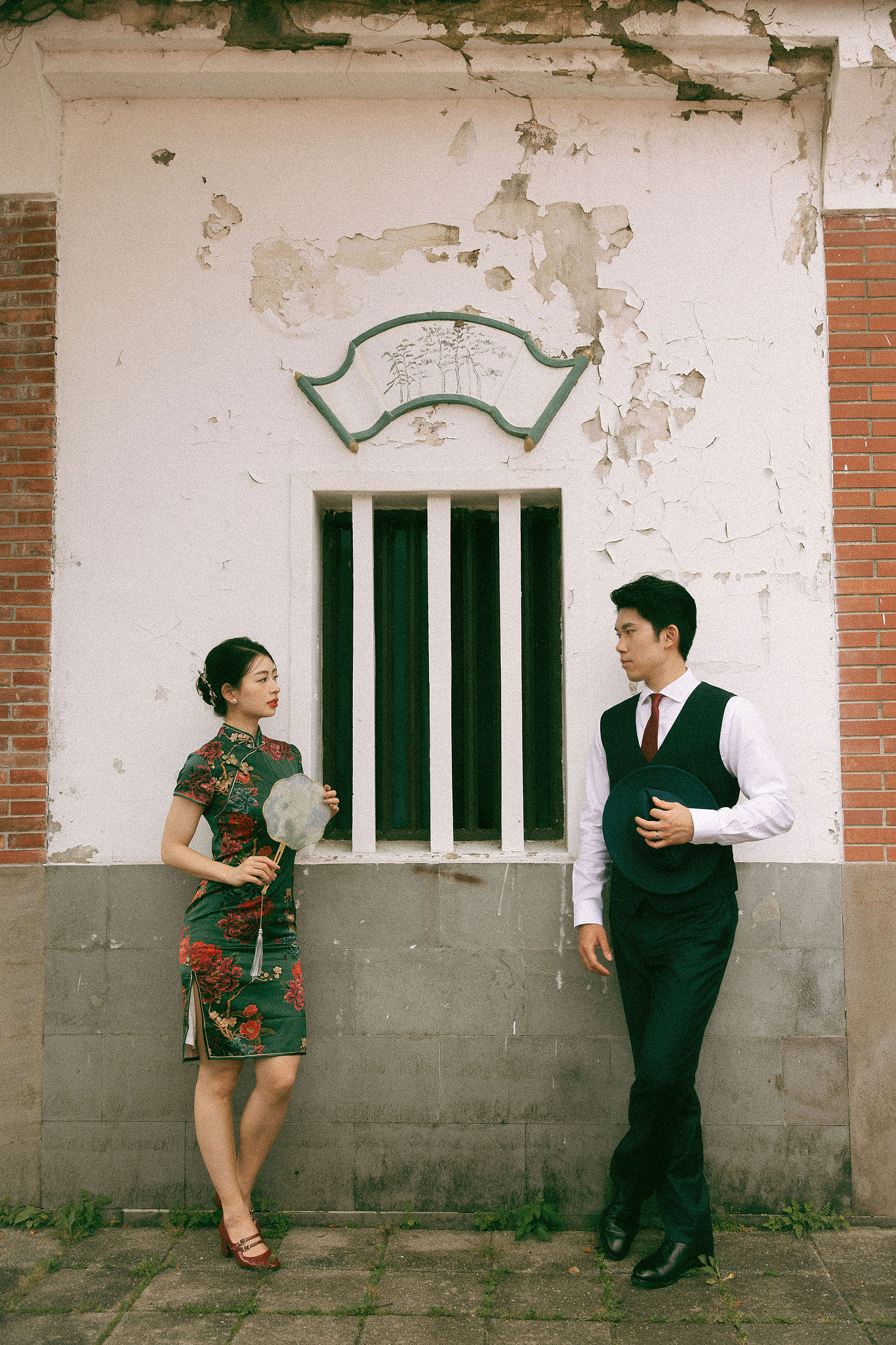 Taiwan Pre-Wedding Photoshoot Traditional Garden Qi Pao Experience Yangmingshan Vintage Night Market Shoot at Historic Garden pre-wedding photo