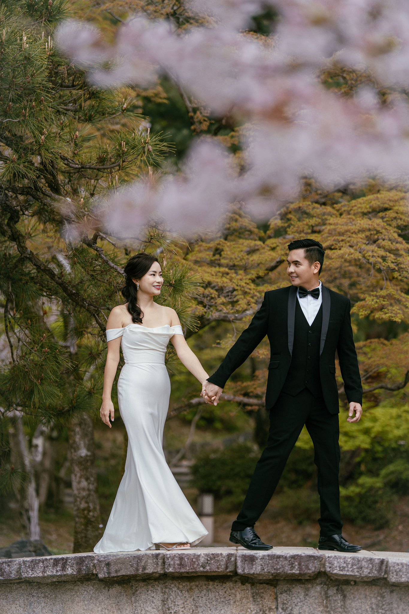 Kyoto Pre-Wedding Photoshoot | Gion Canal, Ninenzaka & Mount Wakakusa at Ninenzaka & Yasaka Pagoda pre-wedding photo