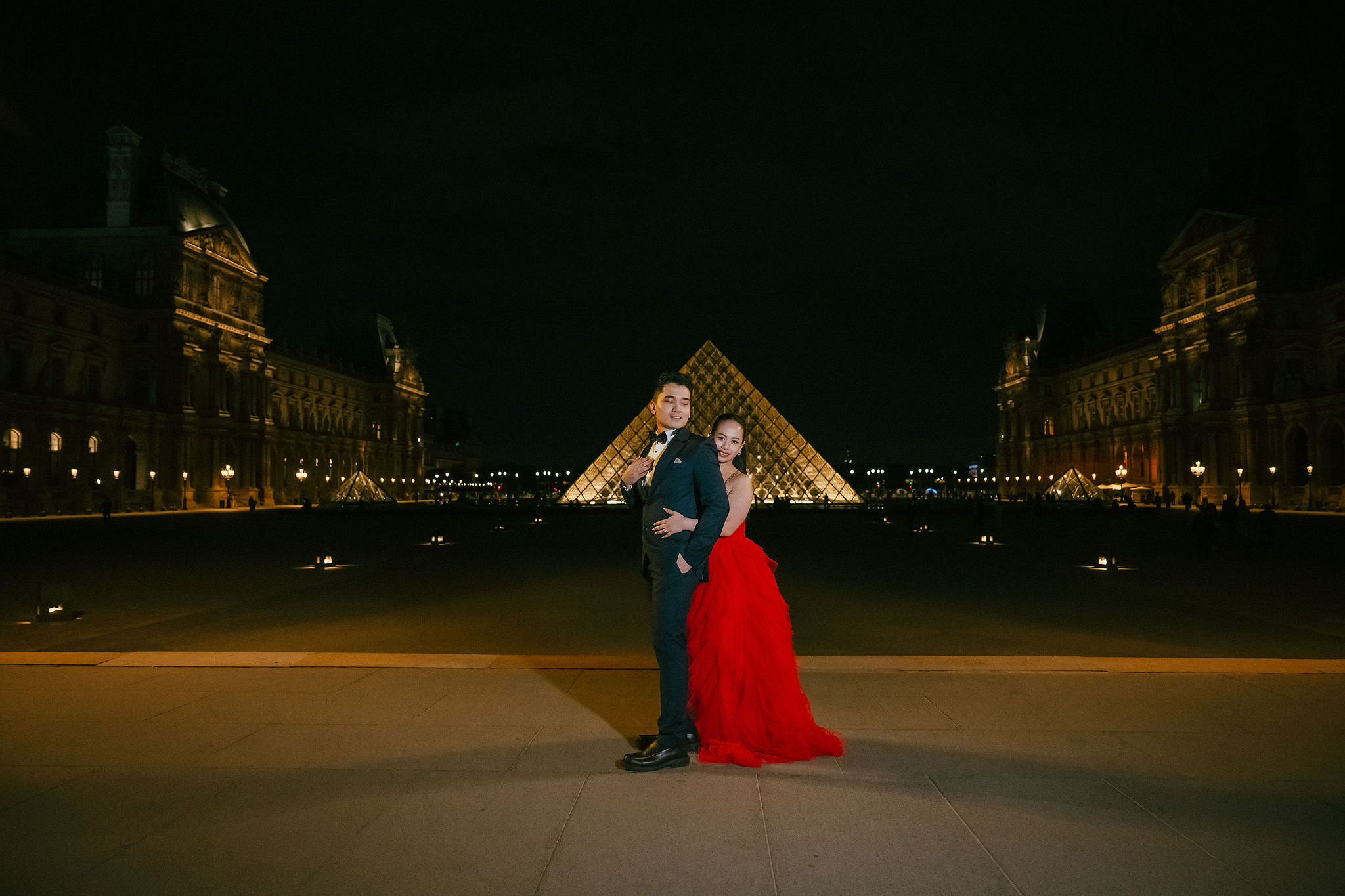Paris Pre-Wedding Photoshoot | Trocadéro, Vintage Car, Parisian Café, Paris Rooftop & Louvre at Louvre pre-wedding photo