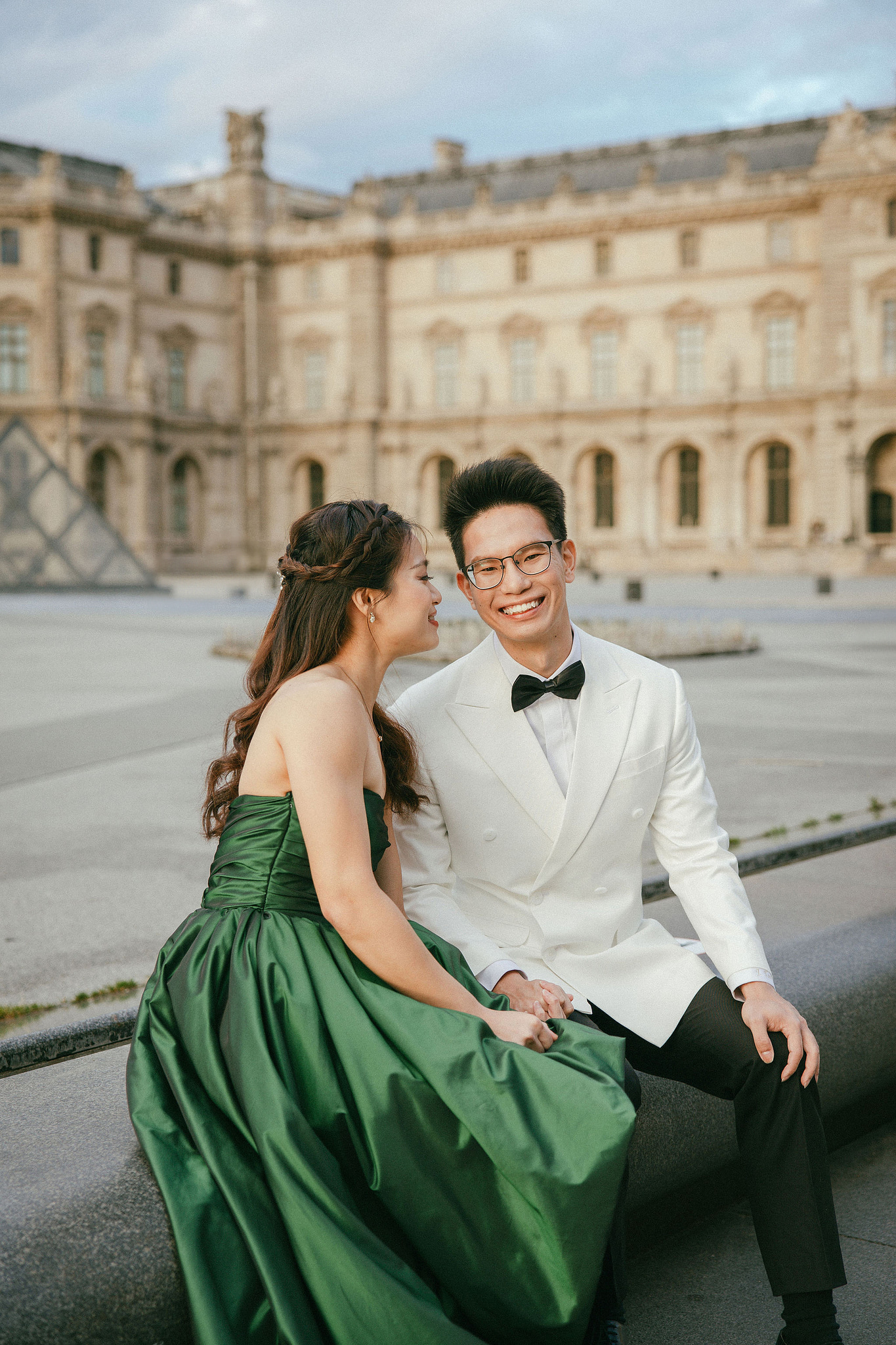 Paris Pre-Wedding Photoshoot | Place du Trocadéro, Luxembourg Gardens, Parisian Café, Louvre & Bir-Hakeim Bridge at Louvre pre-wedding photo