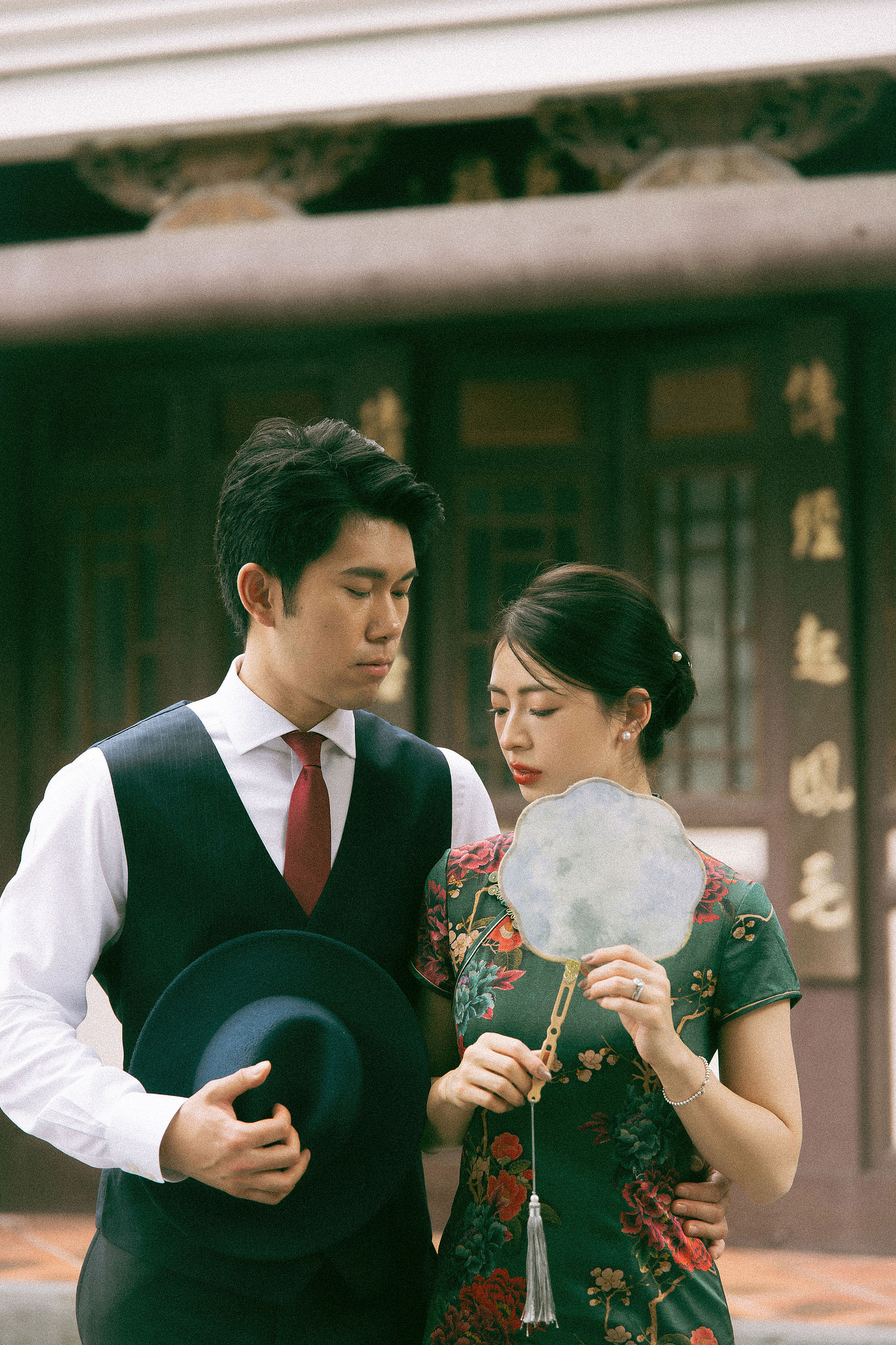 Taiwan Pre-Wedding Photoshoot Traditional Garden Qi Pao Experience Yangmingshan Vintage Night Market Shoot at Historic Garden pre-wedding photo