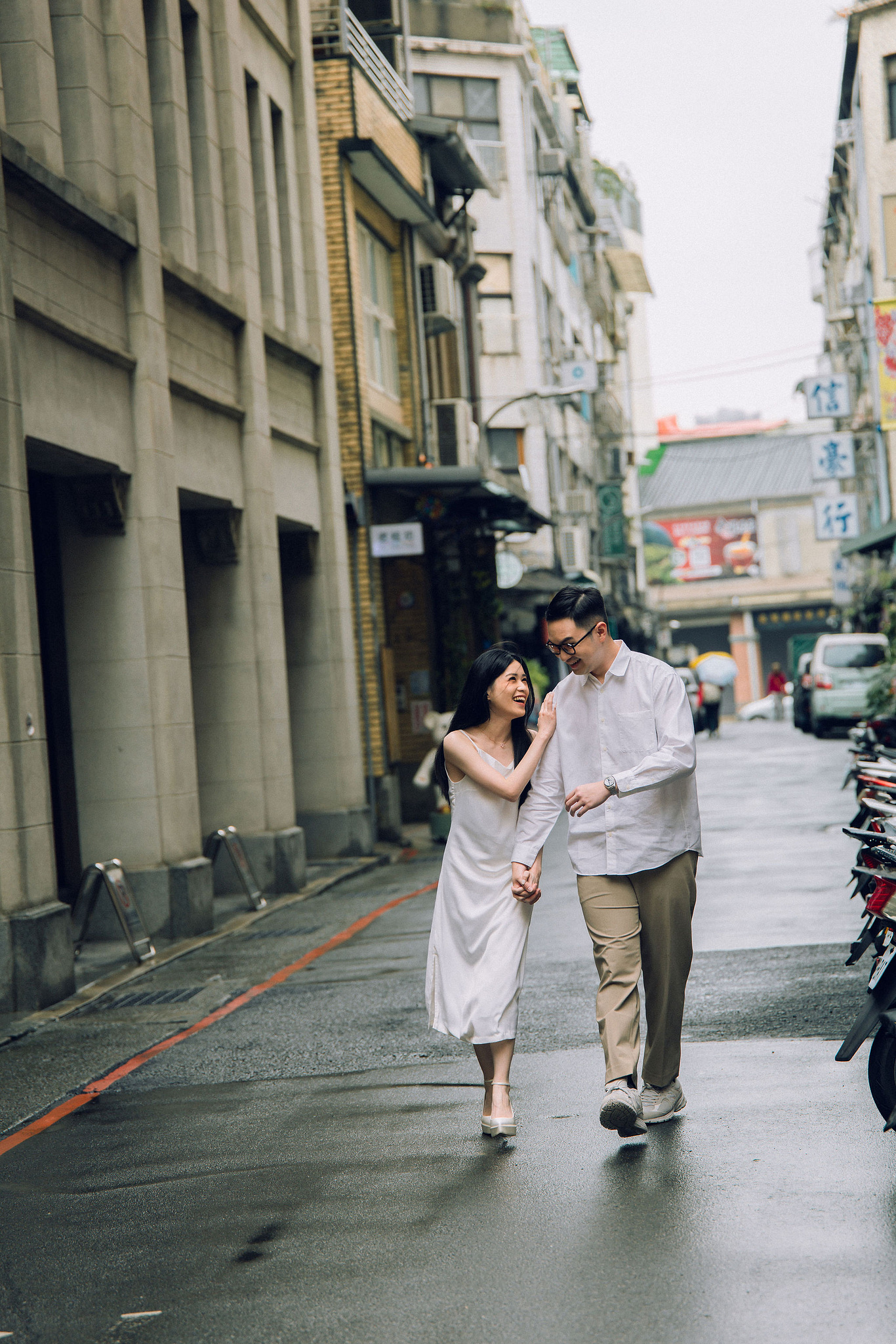 Taiwan Pre-Wedding Photoshoot | Dadaocheng, Shifen & Jiufen at Da Dao Cheng pre-wedding photo