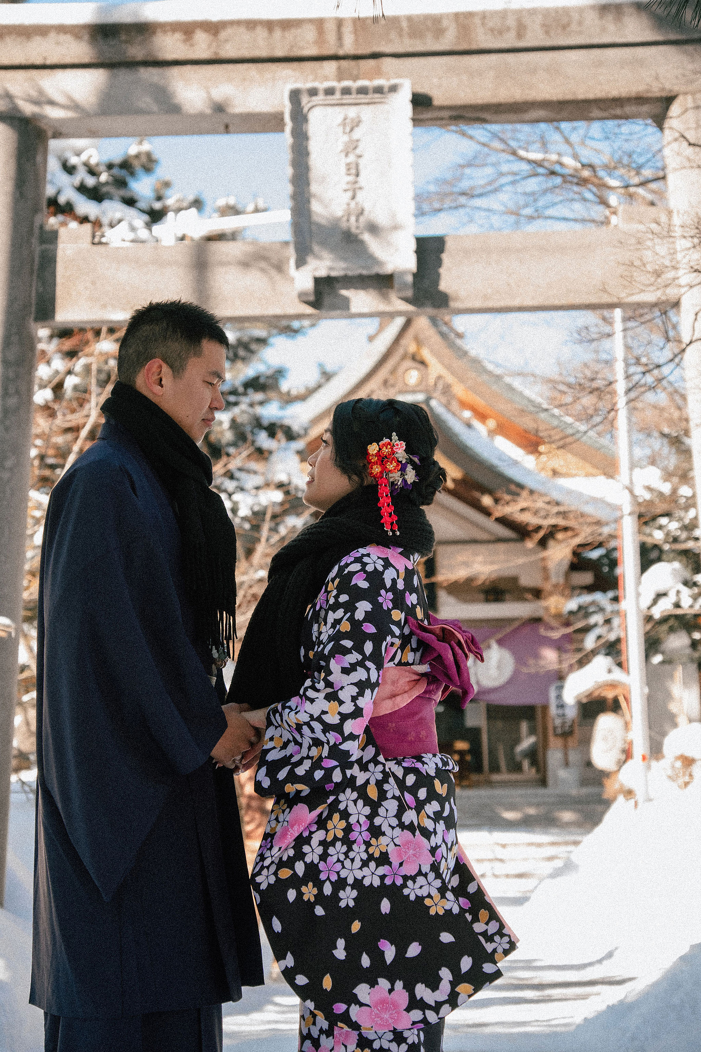 Hokkaido Pre-Wedding Photoshoot with Iyahiko Shrine, Nakajima Park, Moerenuma Park & Otaru Canal at Yahiko Shrine pre-wedding photo