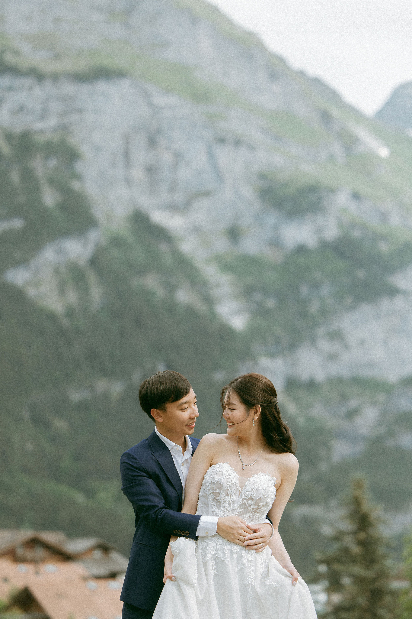 Switzerland Pre-Wedding Photoshoot | Spiez at Spiez pre-wedding photo