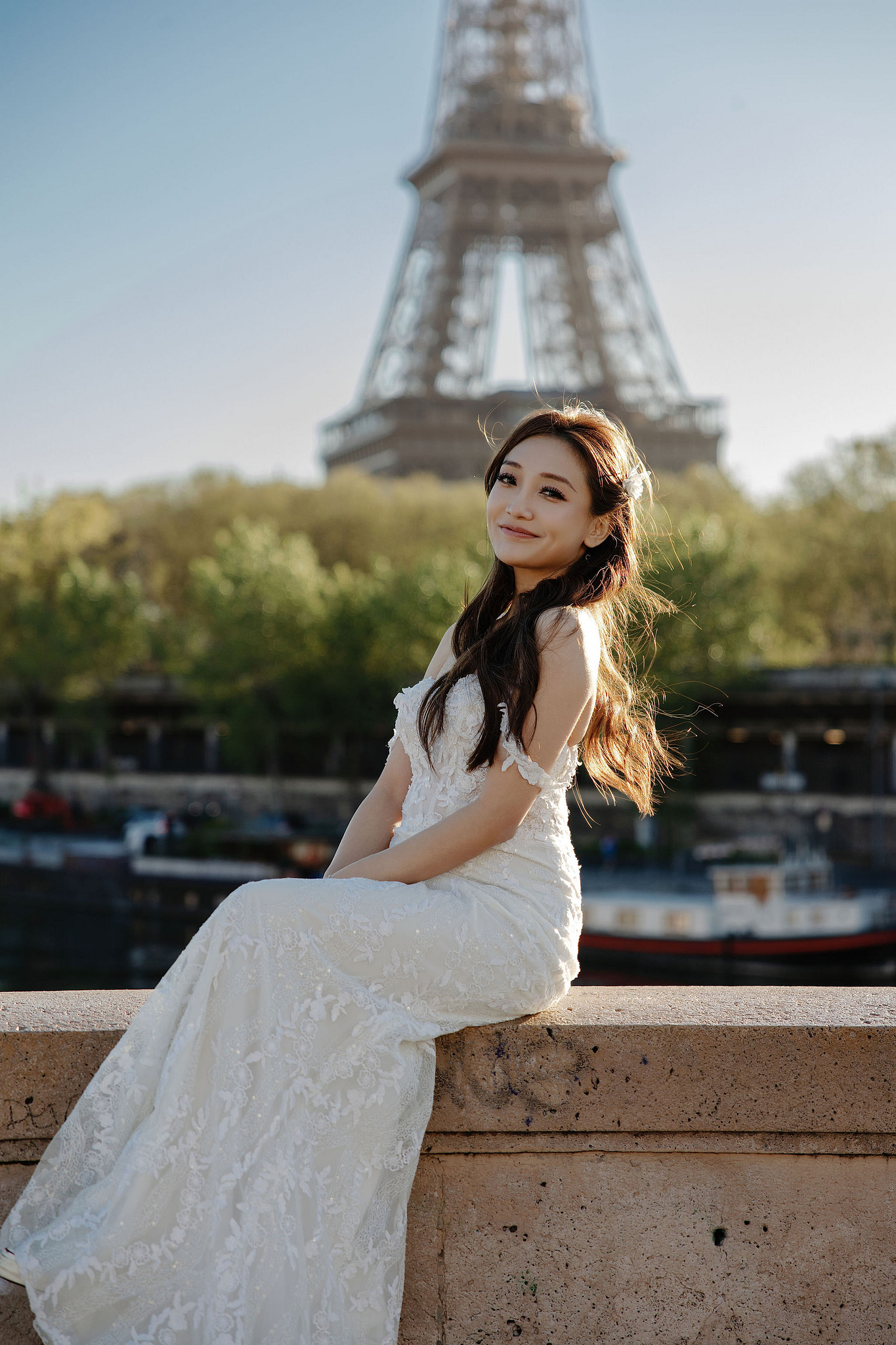 Paris Pre-Wedding Photoshoot | Place du Trocadéro, Bir-Hakeim Bridge, Sacré-Cœur Basilica, Parisian Café & Palais Royal at Place du Trocadéro pre-wedding photo