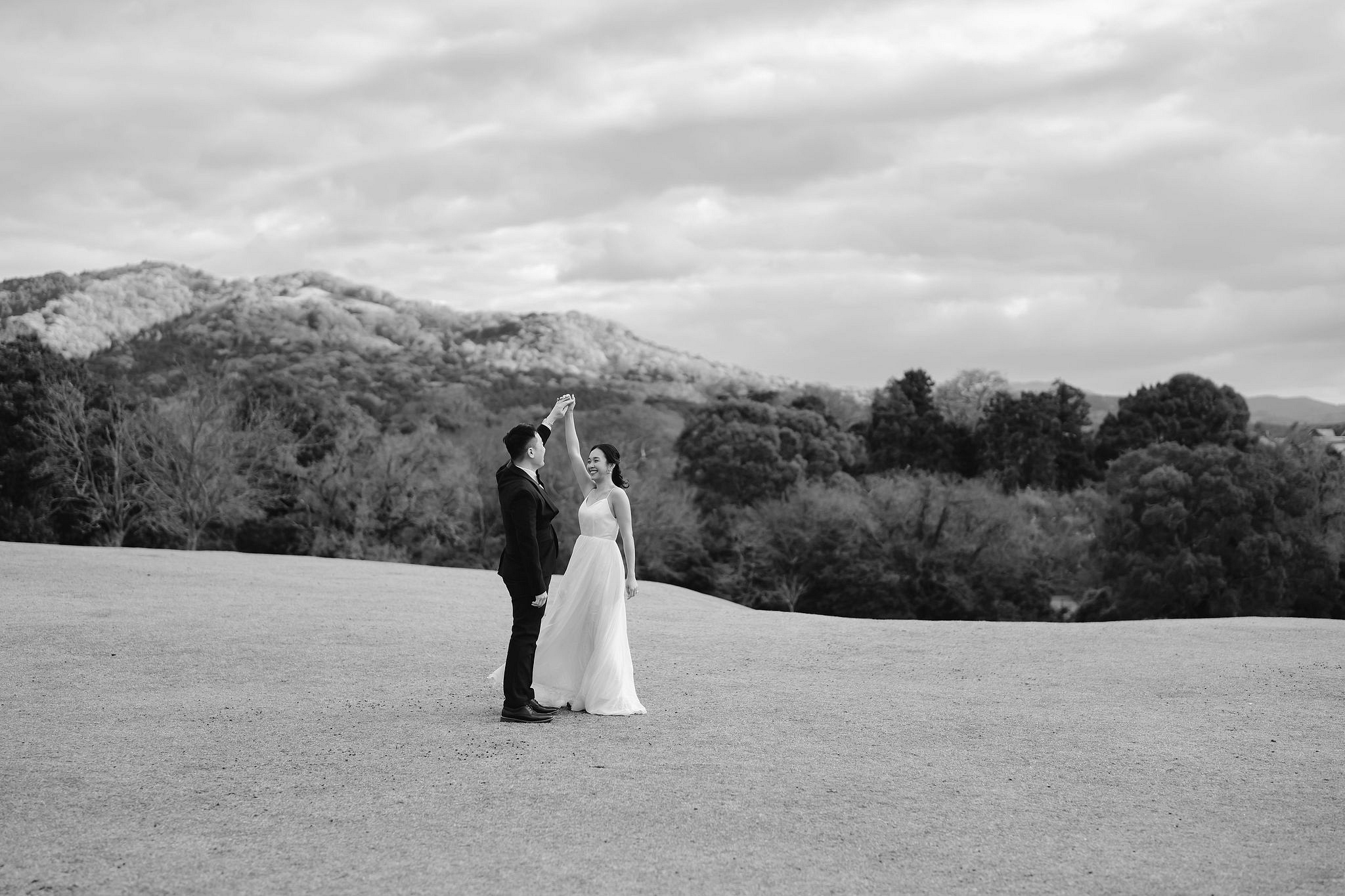 Kyoto Pre-Wedding Photoshoot | Historic Pagoda Streets & Nara Grasslands at Nara Grasslands & Rolling Hills pre-wedding photo