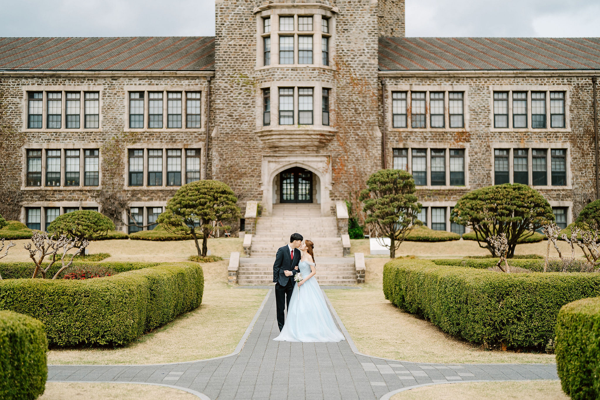 Seoul Pre-Wedding Photoshoot | Yongsan Park, Yonsei University & Kyung Hee University at Yonsei University pre-wedding photo