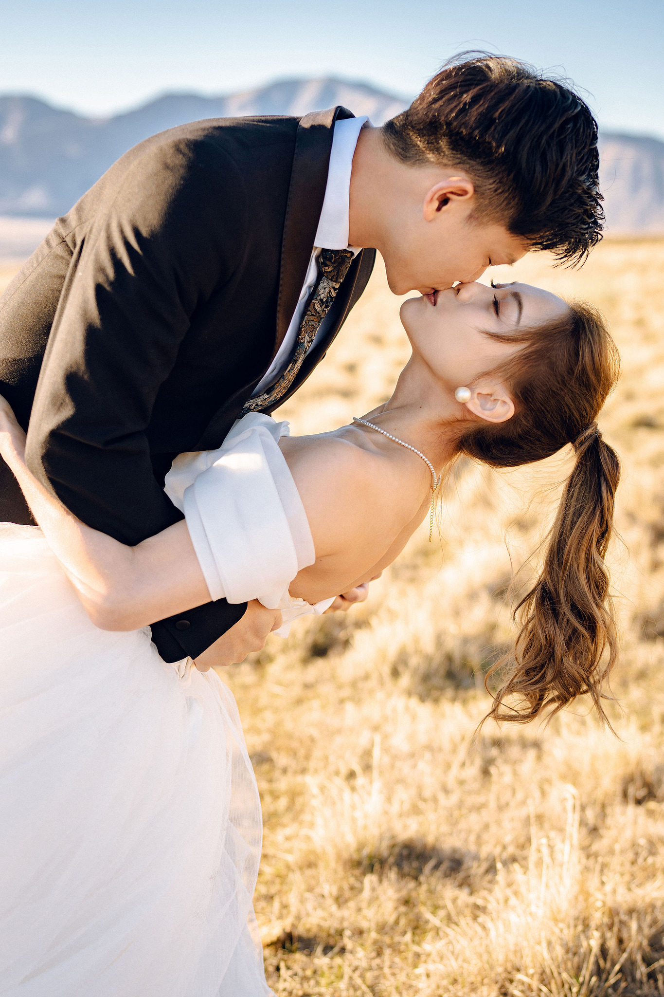New Zealand Pre-Wedding Photoshoot | Alpaca Farm, Mt John, Lake Tekapo, Mount Cook National Park, Glacier Lake & Omarama Clay Cliffs at Alpaca Farm & Mt John pre-wedding photo