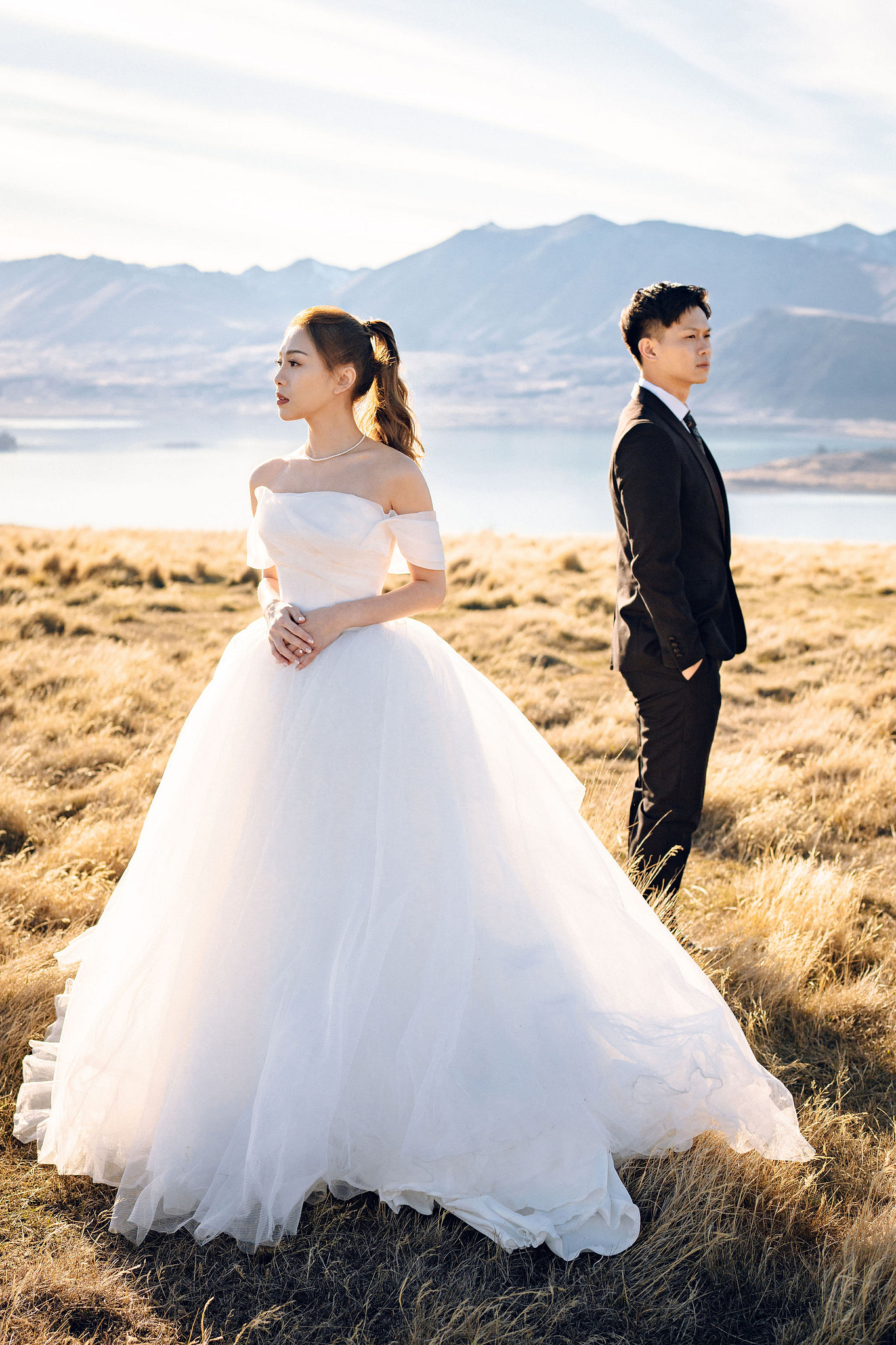 New Zealand Pre-Wedding Photoshoot | Alpaca Farm, Mt John, Lake Tekapo, Mount Cook National Park, Glacier Lake & Omarama Clay Cliffs at Alpaca Farm & Mt John pre-wedding photo