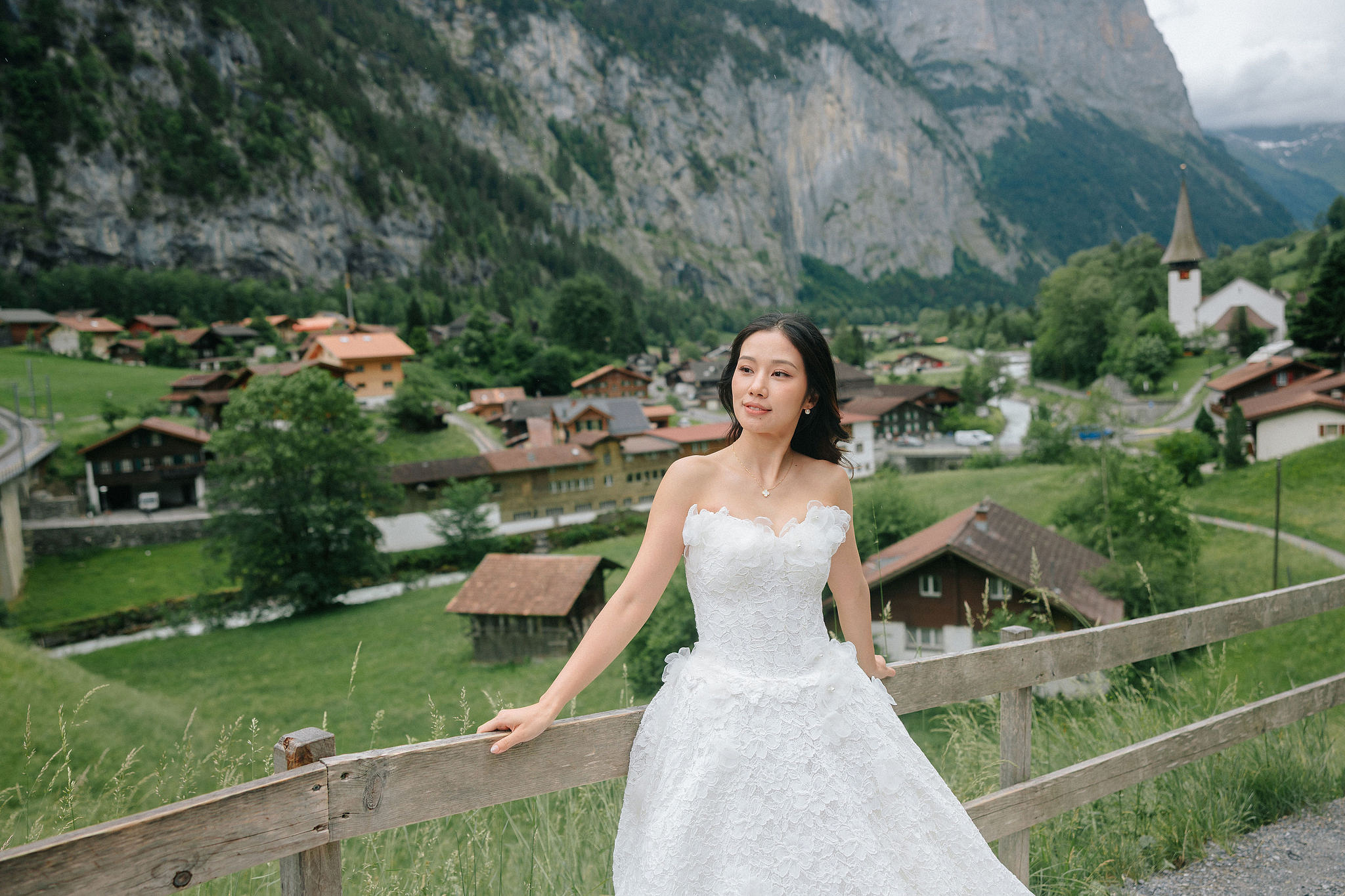 Switzerland Pre-Wedding Photoshoot | Grindelwald Village & Lauterbrunnen & Lake Lungern at Lauterbrunnen pre-wedding photo