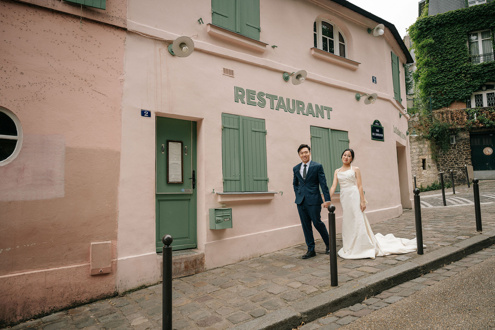 Paris Pre-Wedding Photoshoot | Place du Trocadéro, Bir-Hakeim Bridge, Louvre Pyramid, Tuileries Garden & Montmartre at Montmartre pre-wedding photo