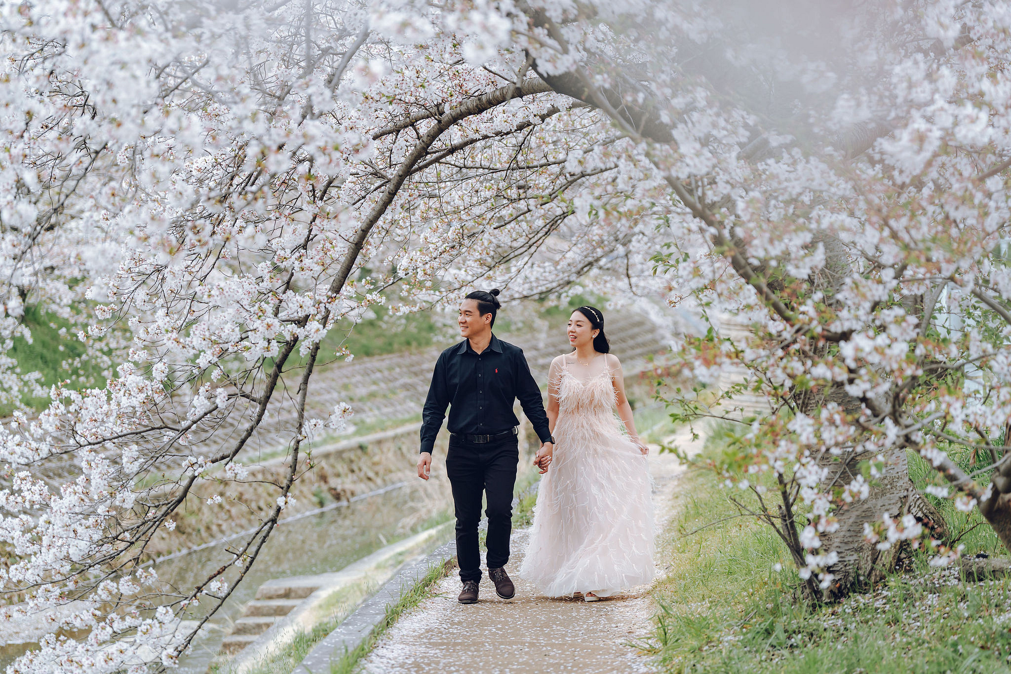 Kyoto Pre-Wedding Photoshoot | Historic Higashiyama Streets, Keage Incline & Nara Park at Keage Incline & Kamo Riverbanks pre-wedding photo