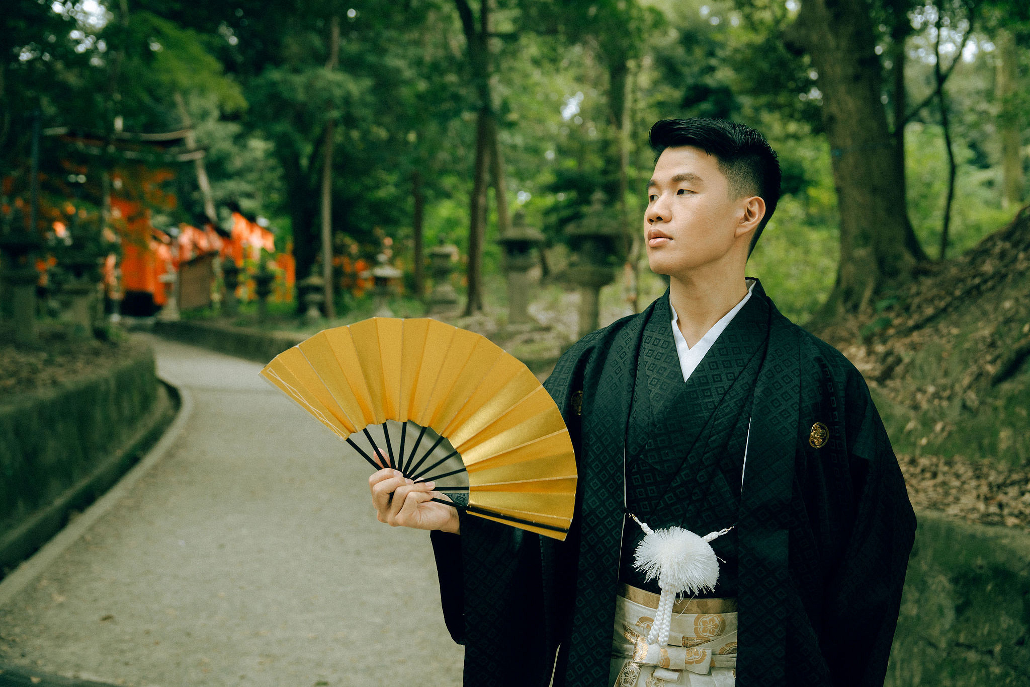 Kyoto Pre-Wedding Photoshoot | Fushimi Inari, Gion & Nara Park at Fushimi Inari Taisha pre-wedding photo