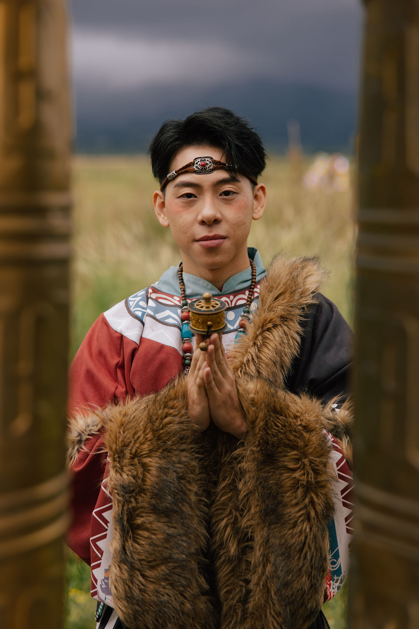 Yunnan Pre-Wedding Photoshoot Lijiang Dragon Jade Mountain Tribal Experience Ancient Town Hanfu at Yunnan Highland Pastures pre-wedding photo