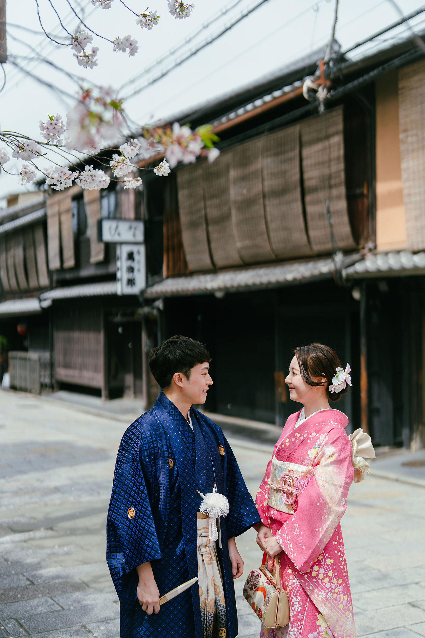Kyoto Pre-Wedding Photoshoot | Fushimi Inari, Nara Deer Park & Mt. Wakakusa at Fushimi Inari pre-wedding photo