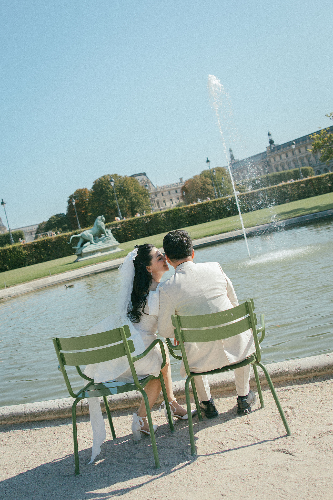 Paris Autumn Pre-Wedding Photoshoot | Avenue de Camoëns, Tuileries Garden, Louvre, Pont Alexandre III & Bir-Hakeim Bridge at Tuileries Garden pre-wedding photo