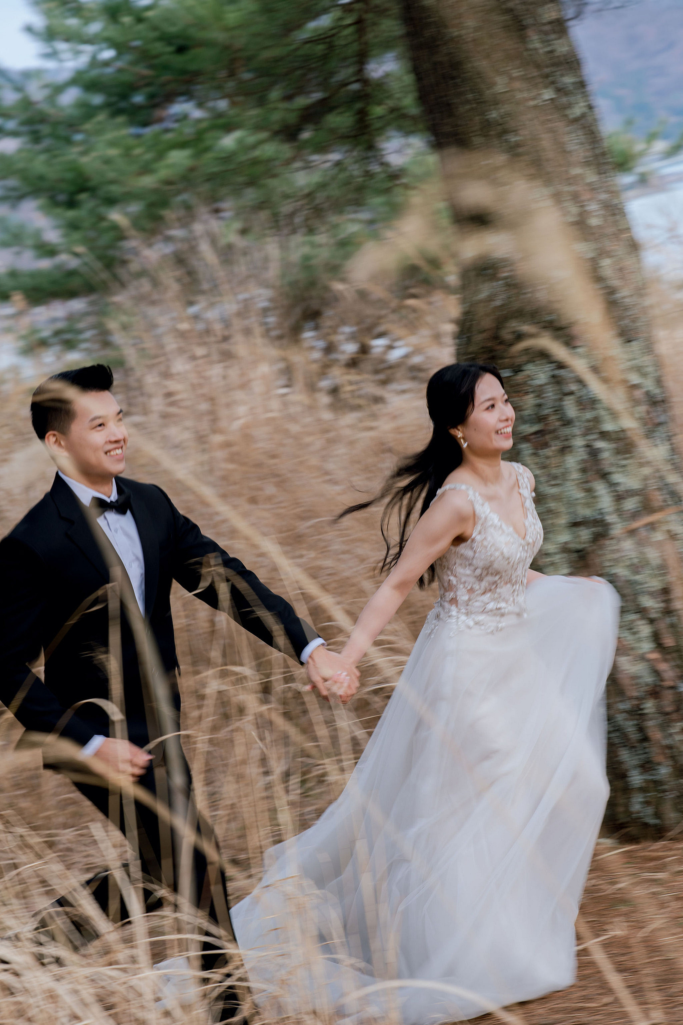 Tokyo & Mt Fuji Pre-Wedding Photoshoot | Senso-Ji Temple, Tokyo Park & Lake Kawaguchiko at Lake Kawaguchiko pre-wedding photo