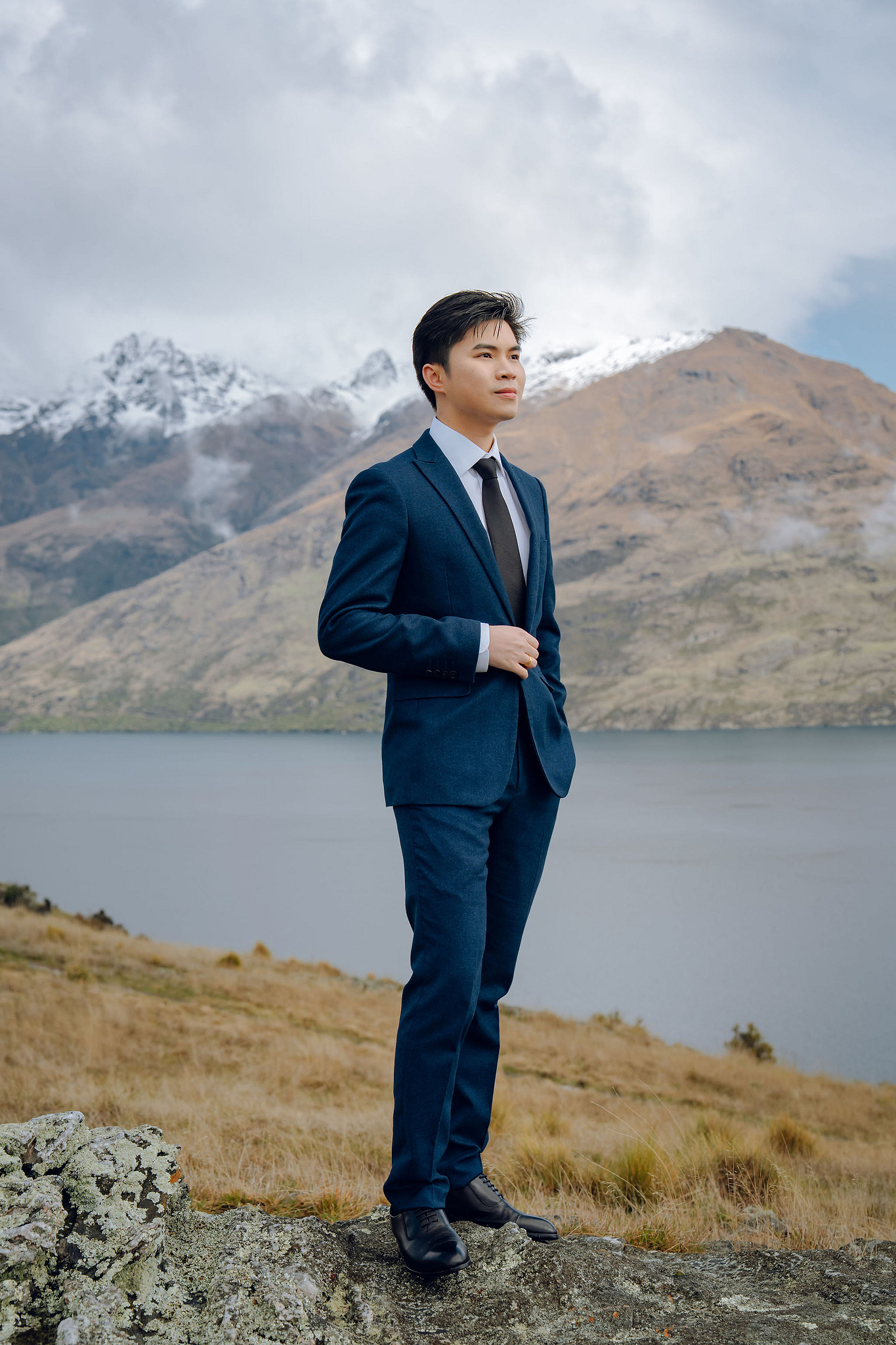New Zealand Pre-Wedding Photoshoot | Lake Wakatipu, Alta Tarns, Coromandel Peak to Mount Cook at Lake Wakatipu pre-wedding photo