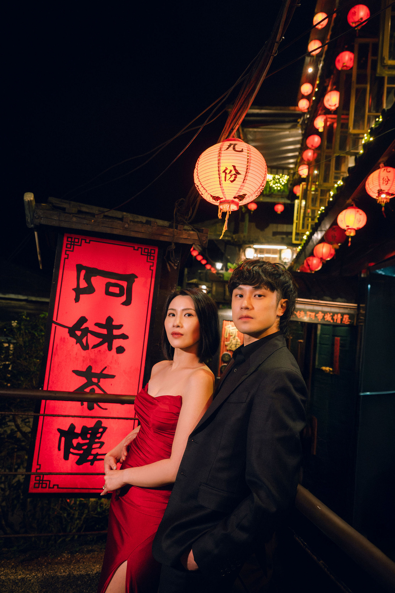 Taiwan Pre-Wedding Photoshoot | Ximending, Lengshuikeng & Jiufen at Jiufen pre-wedding photo