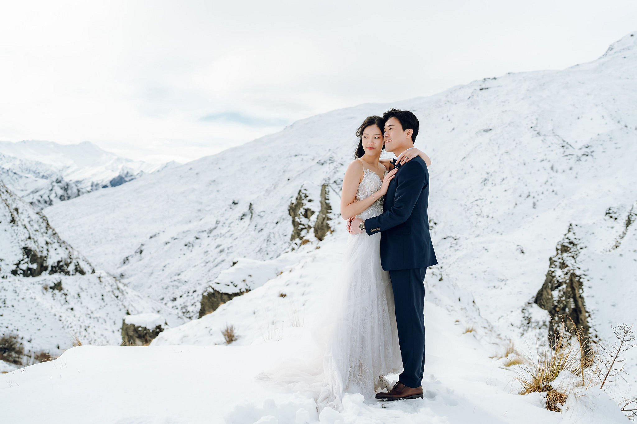 New Zealand Pre-Wedding Photoshoot | Cherry Blossoms, Coromandel Peak & Lake Wakatipu at Coromandel Peak pre-wedding photo