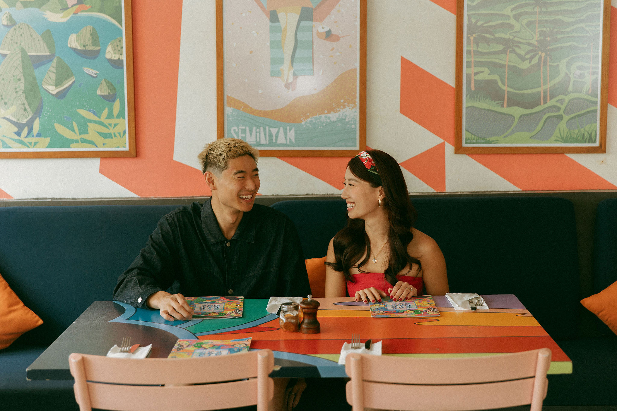 Bali Pre-Wedding Photoshoot | Mt. Batur Pinggan Village, Gelato Diner & Black Sand Beach at Restaurant   pre-wedding photo