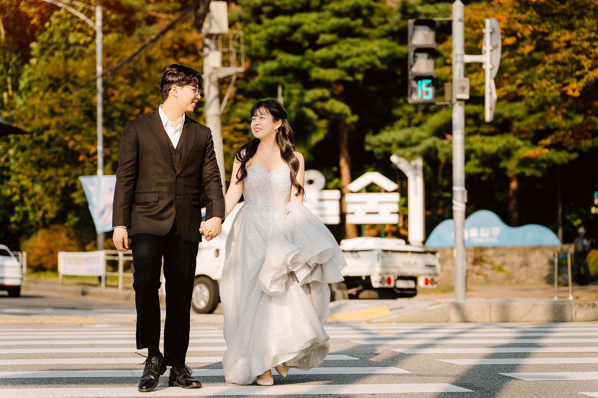 Seoul Pre-Wedding Photoshoot | Muhly Park, Seoul Forest & Cafe Street` at Seoul Forest pre-wedding photo